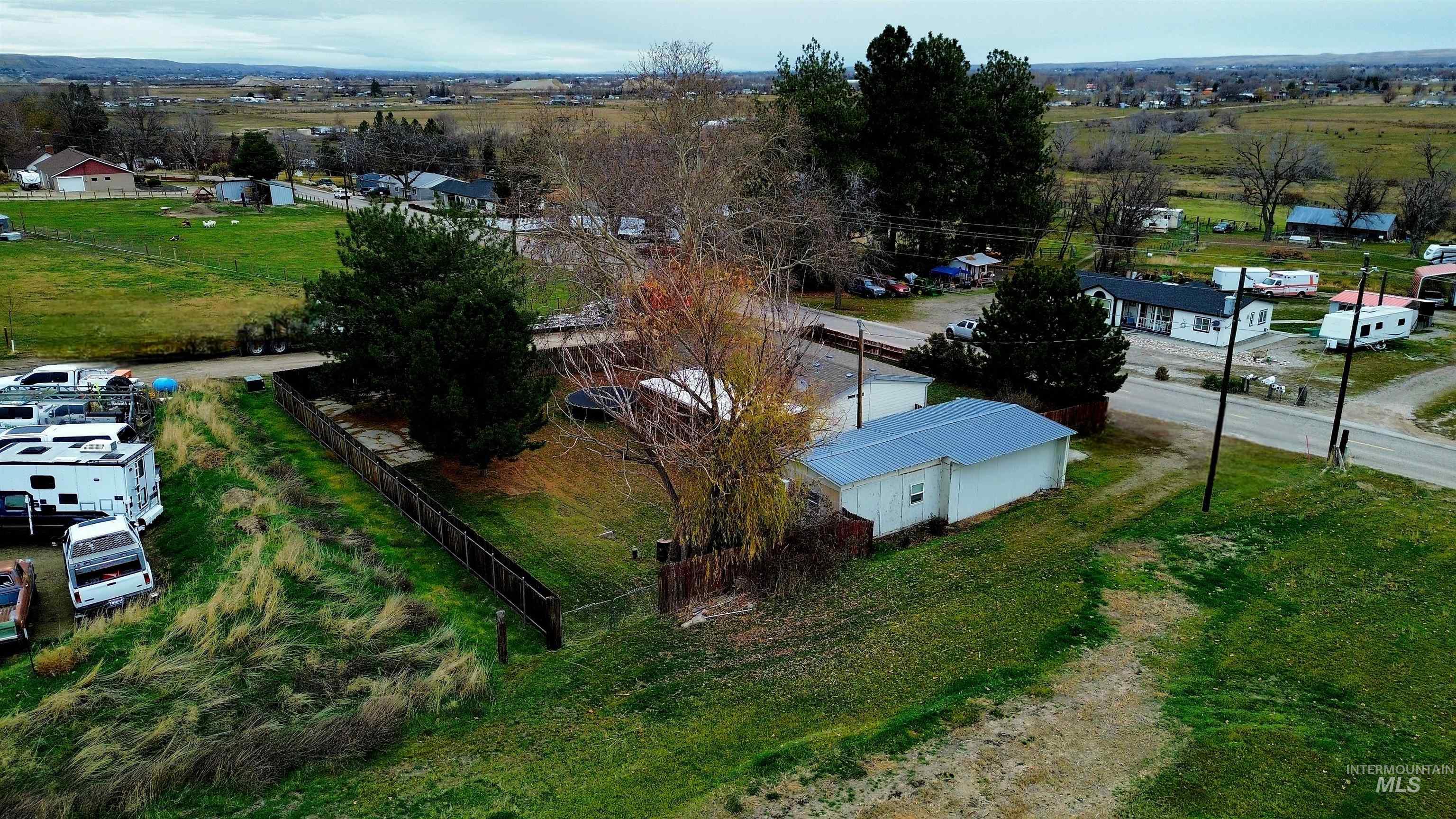 139 E South Slope Rd, Emmett, Idaho 83617-9032, 3 Bedrooms, 2 Bathrooms, Residential For Sale, Price $319,900,MLS 98969429