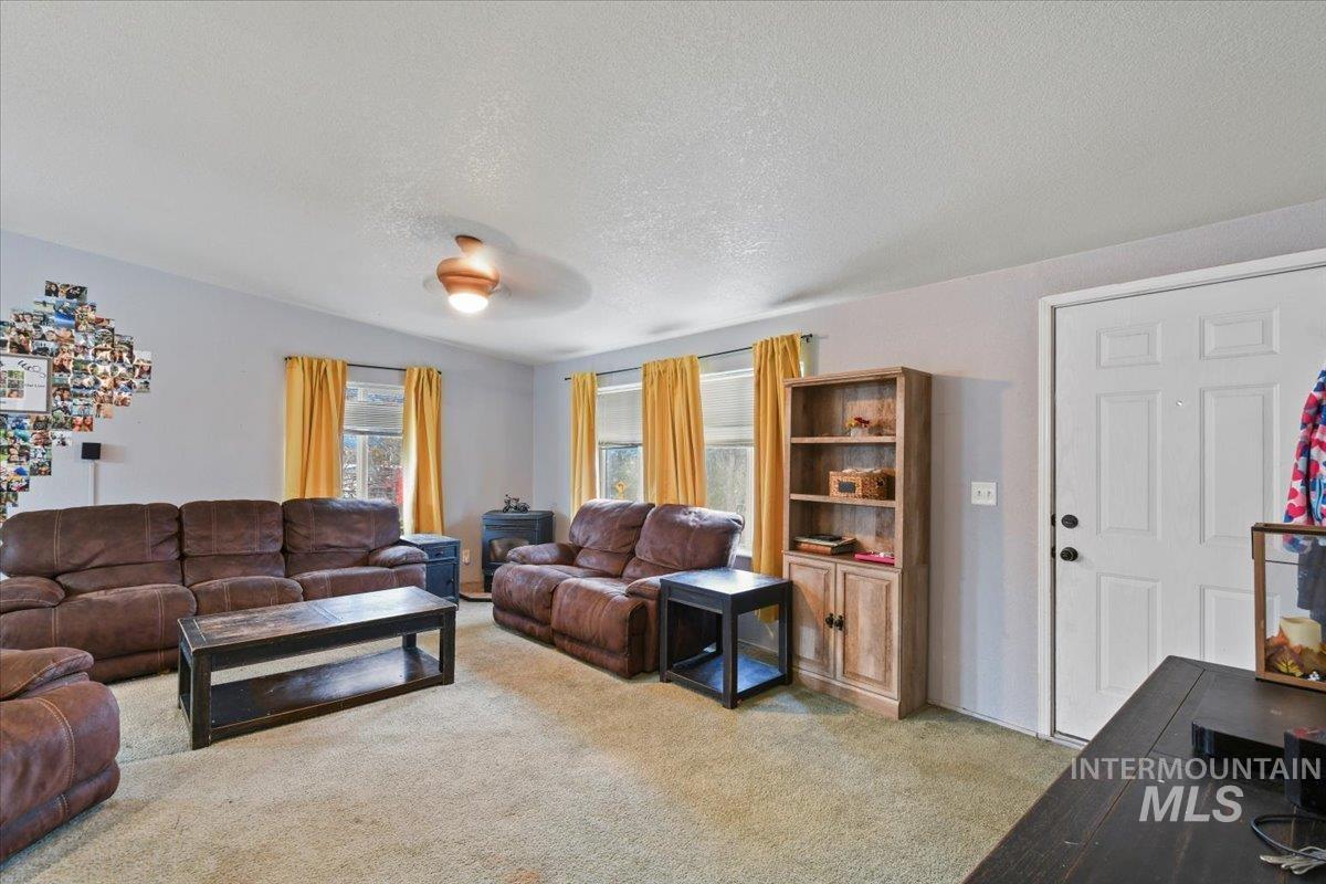 139 E South Slope Rd, Emmett, Idaho 83617-9032, 3 Bedrooms, 2 Bathrooms, Residential For Sale, Price $319,900,MLS 98969429