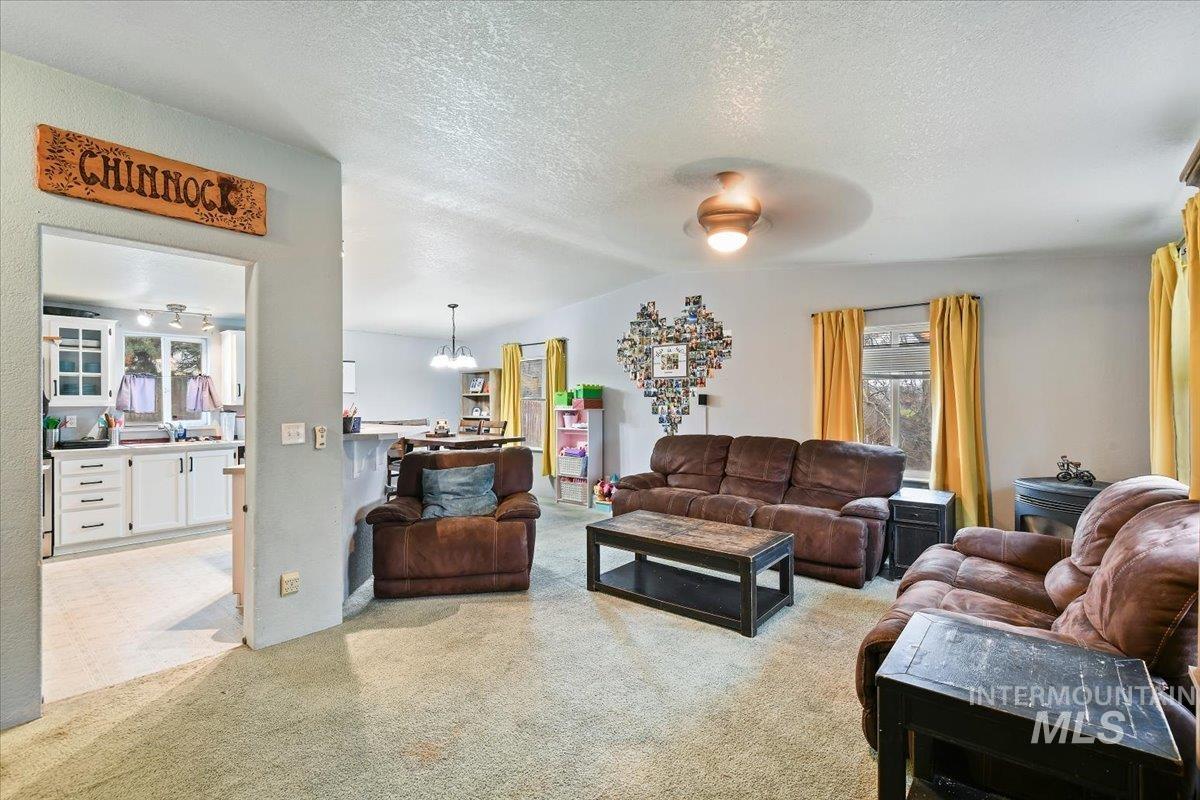 139 E South Slope Rd, Emmett, Idaho 83617-9032, 3 Bedrooms, 2 Bathrooms, Residential For Sale, Price $319,900,MLS 98969429