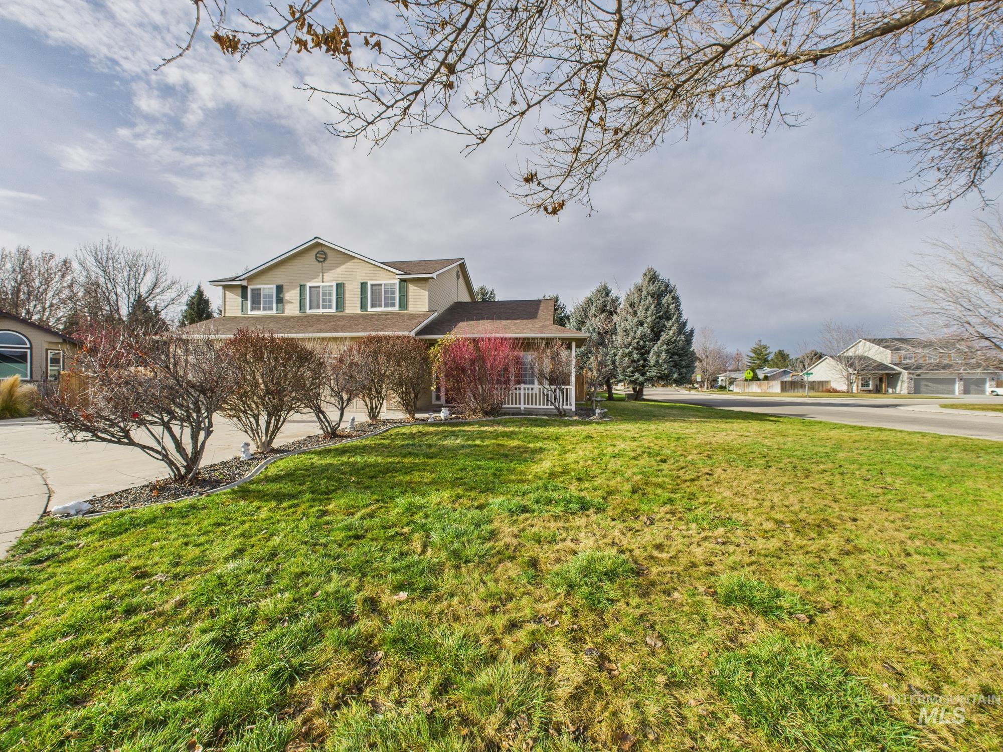 3397 W Park Creek Dr, Meridian, Idaho 83642, 4 Bedrooms, 3 Bathrooms, Residential For Sale, Price $550,000,MLS 98969431