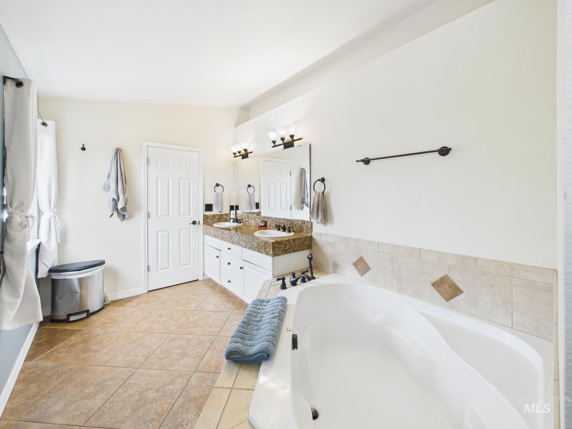 3397 W Park Creek Dr, Meridian, Idaho 83642, 4 Bedrooms, 2.5 Bathrooms, Residential For Sale, Price $549,000,MLS 98969431