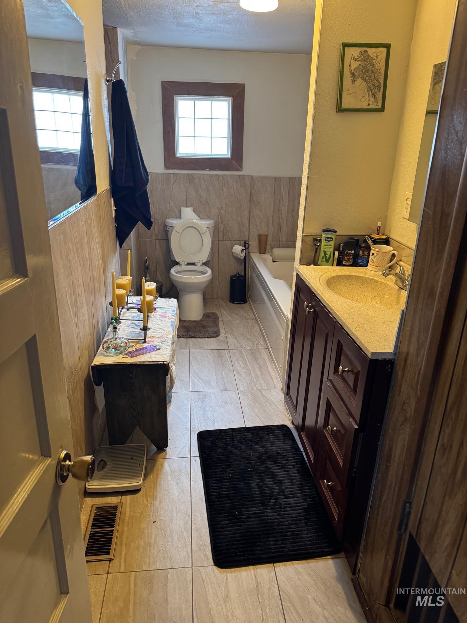 109 E Commercial, Idaho City, Idaho 83631, 3 Bedrooms, 2.5 Bathrooms, Residential For Sale, Price $350,000,MLS 98969432