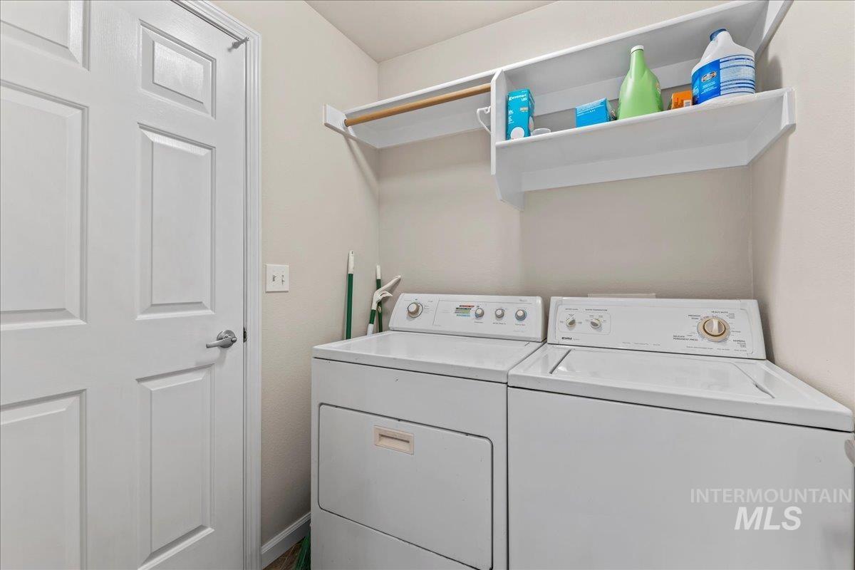 1918 N Cliffrock Rd, Nampa, Idaho 83651, 3 Bedrooms, 2 Bathrooms, Residential For Sale, Price $345,000,MLS 98969433