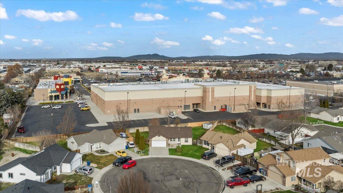 1918 N Cliffrock Rd, Nampa, Idaho 83651, 3 Bedrooms, 2 Bathrooms, Residential For Sale, Price $345,000,MLS 98969433