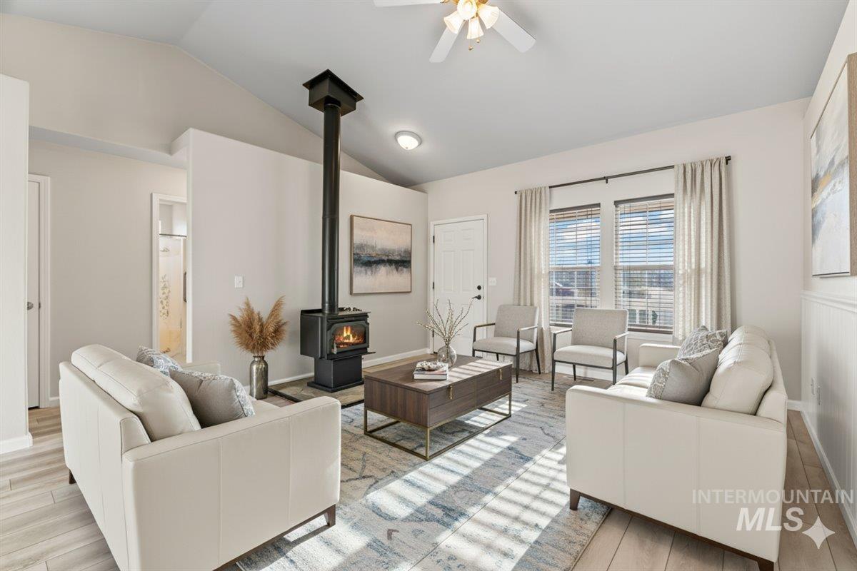 1918 N Cliffrock Rd, Nampa, Idaho 83651, 3 Bedrooms, 2 Bathrooms, Residential For Sale, Price $345,000,MLS 98969433