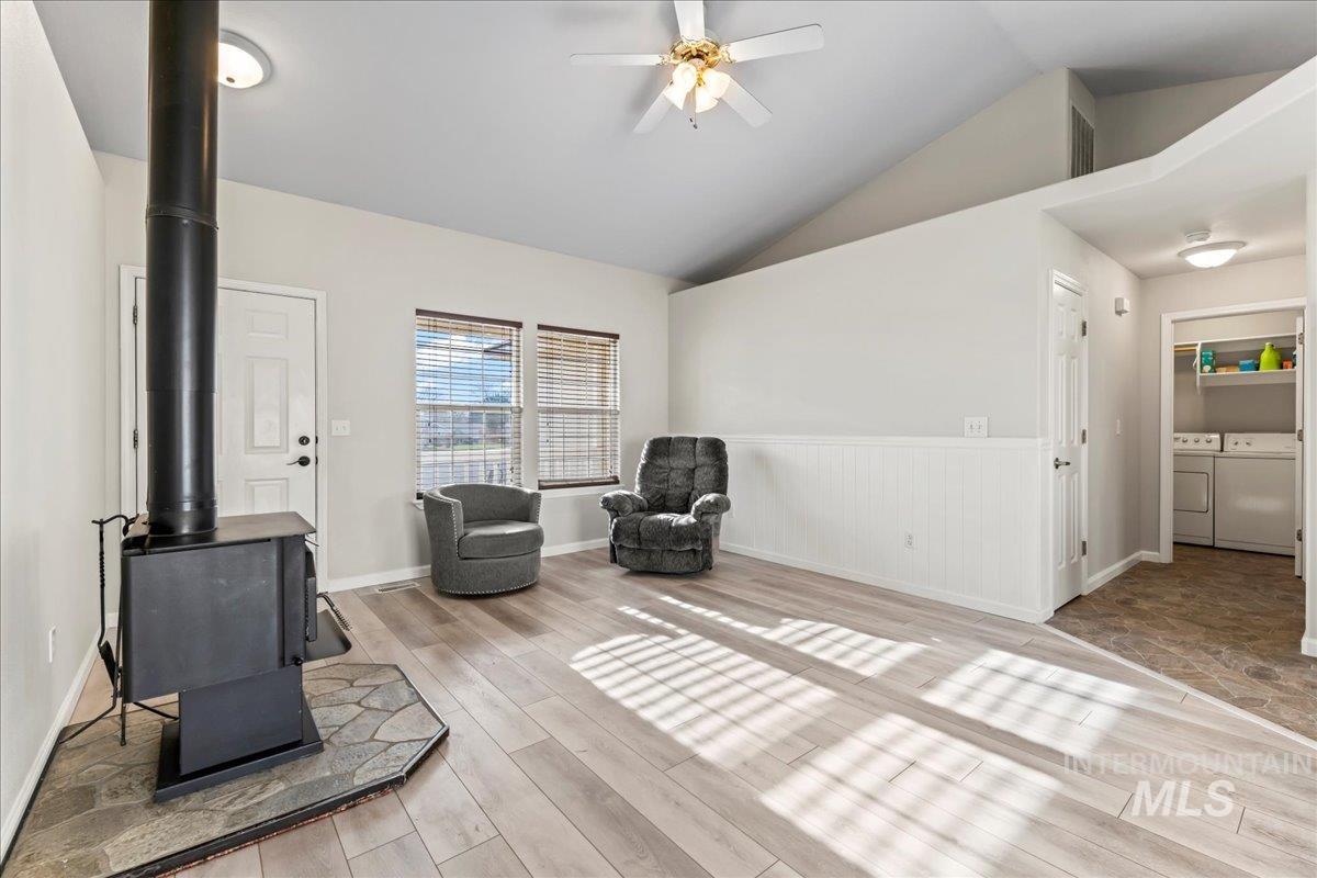 1918 N Cliffrock Rd, Nampa, Idaho 83651, 3 Bedrooms, 2 Bathrooms, Residential For Sale, Price $345,000,MLS 98969433