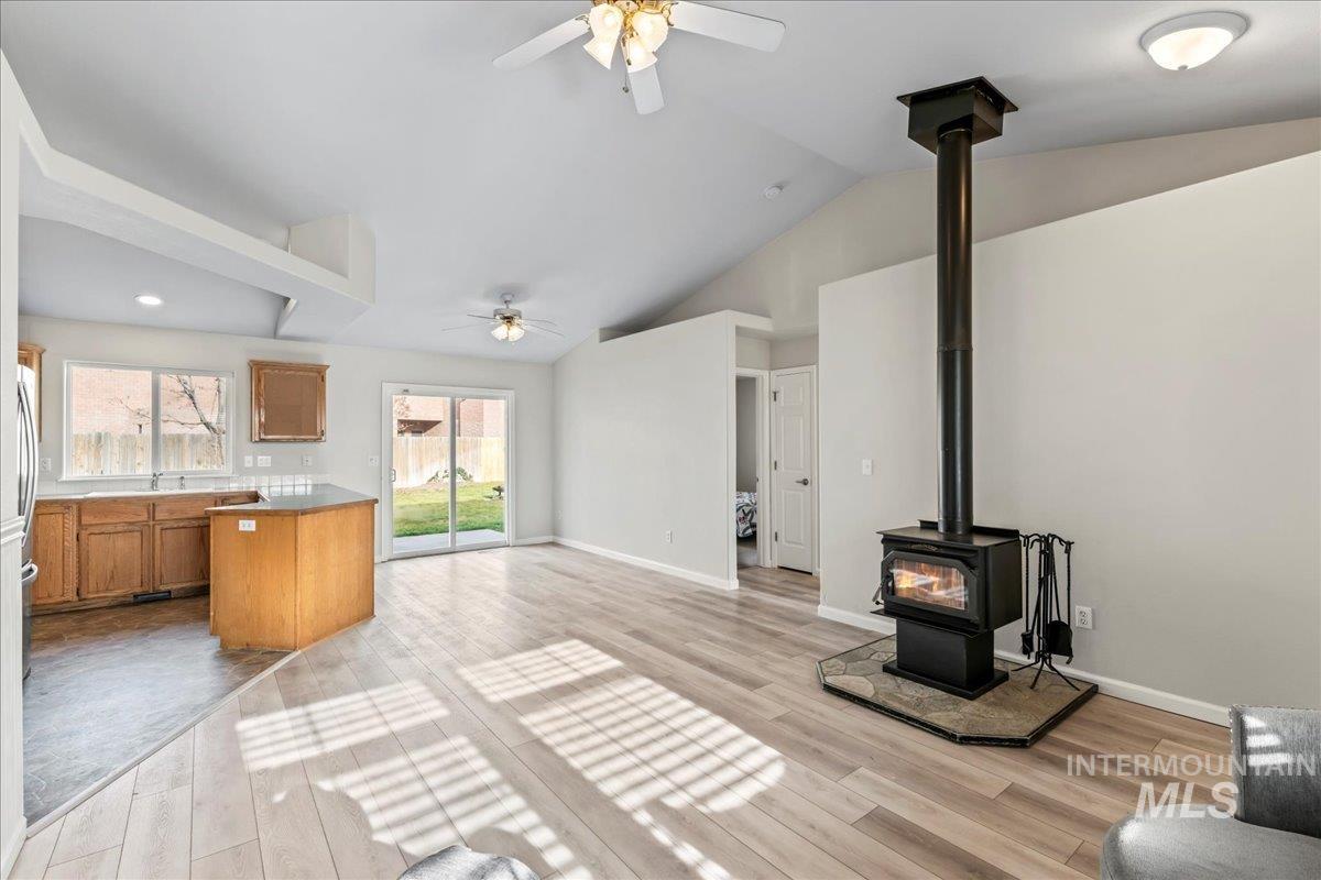 1918 N Cliffrock Rd, Nampa, Idaho 83651, 3 Bedrooms, 2 Bathrooms, Residential For Sale, Price $345,000,MLS 98969433