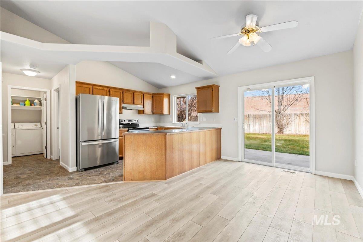 1918 N Cliffrock Rd, Nampa, Idaho 83651, 3 Bedrooms, 2 Bathrooms, Residential For Sale, Price $345,000,MLS 98969433