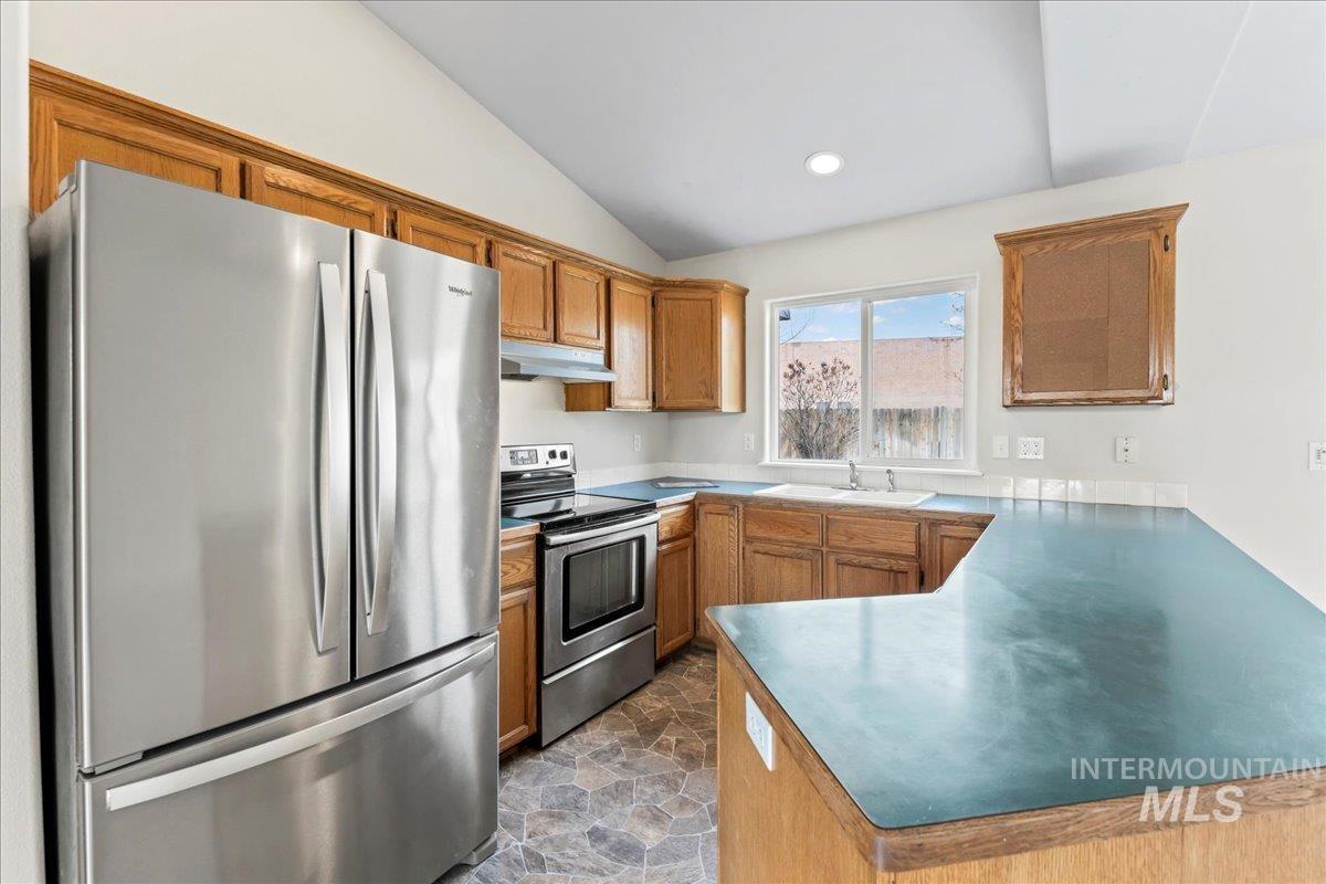 1918 N Cliffrock Rd, Nampa, Idaho 83651, 3 Bedrooms, 2 Bathrooms, Residential For Sale, Price $345,000,MLS 98969433