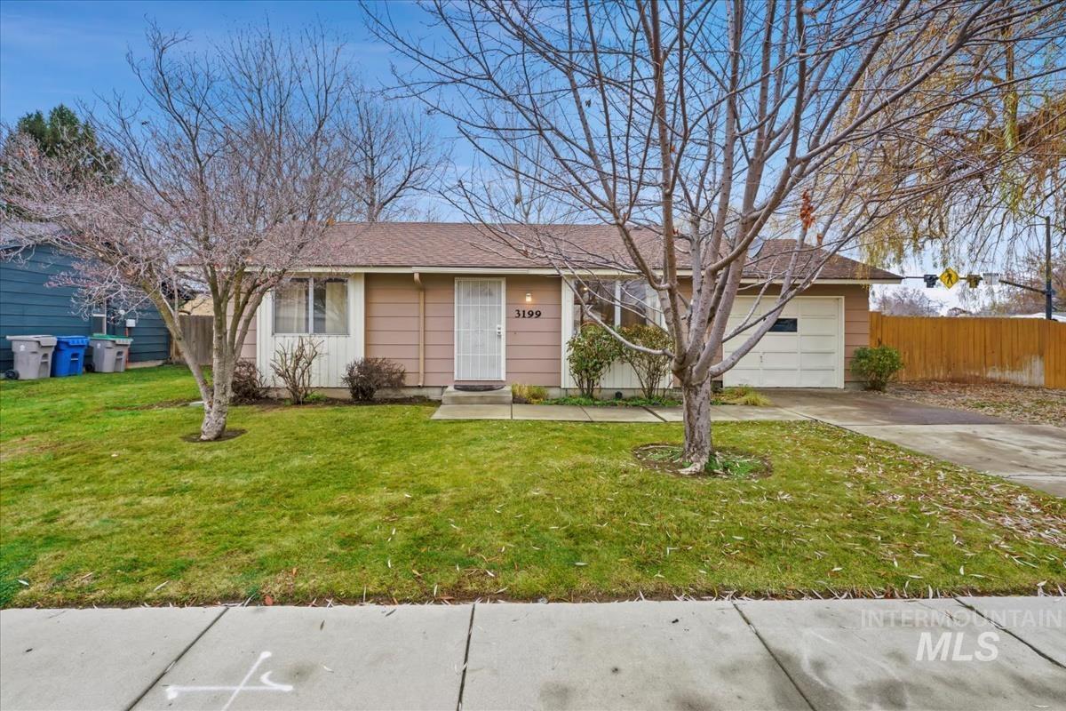 3199 N Cribbens Ave, Boise, Idaho 83713, 2 Bedrooms, 1 Bathroom, Residential For Sale, Price $290,000,MLS 98969435