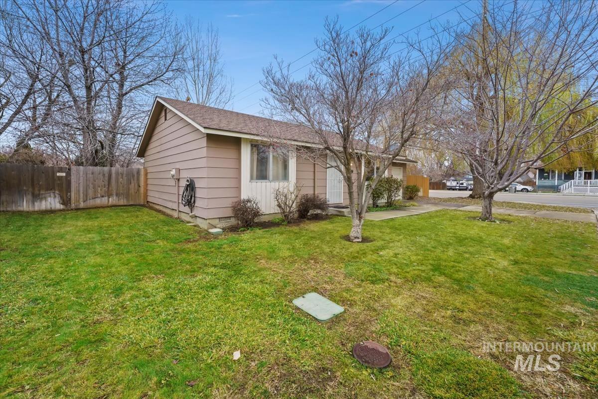 3199 N Cribbens Ave, Boise, Idaho 83713, 2 Bedrooms, 1 Bathroom, Residential For Sale, Price $290,000,MLS 98969435