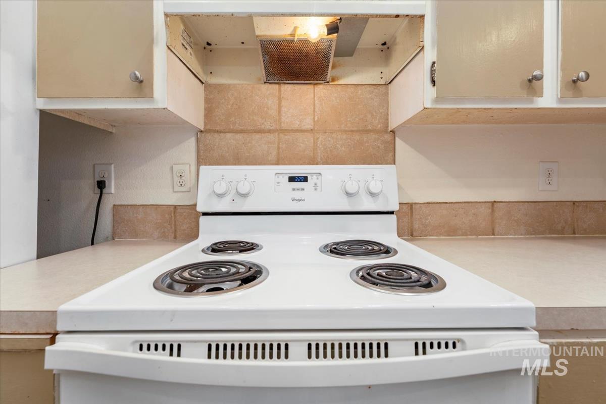 3199 N Cribbens Ave, Boise, Idaho 83713, 2 Bedrooms, 1 Bathroom, Residential For Sale, Price $290,000,MLS 98969435