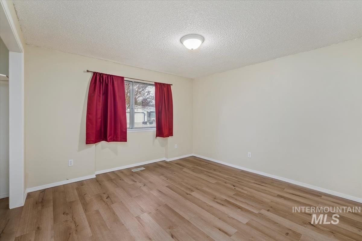 3199 N Cribbens Ave, Boise, Idaho 83713, 2 Bedrooms, 1 Bathroom, Residential For Sale, Price $290,000,MLS 98969435