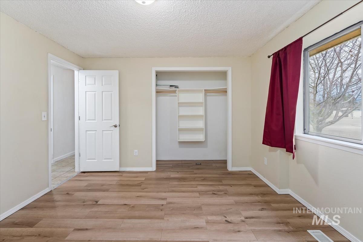 3199 N Cribbens Ave, Boise, Idaho 83713, 2 Bedrooms, 1 Bathroom, Residential For Sale, Price $290,000,MLS 98969435