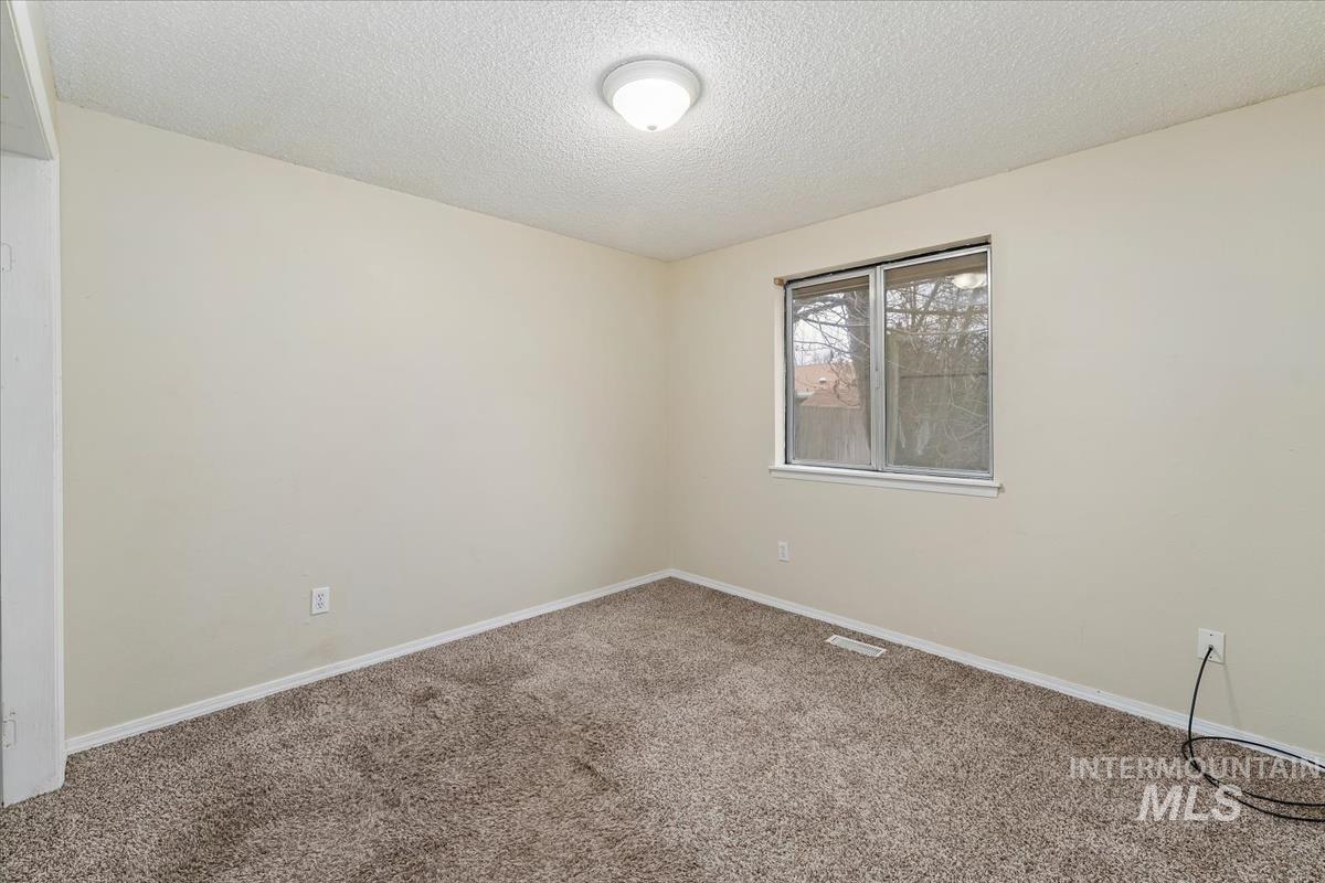 3199 N Cribbens Ave, Boise, Idaho 83713, 2 Bedrooms, 1 Bathroom, Residential For Sale, Price $290,000,MLS 98969435