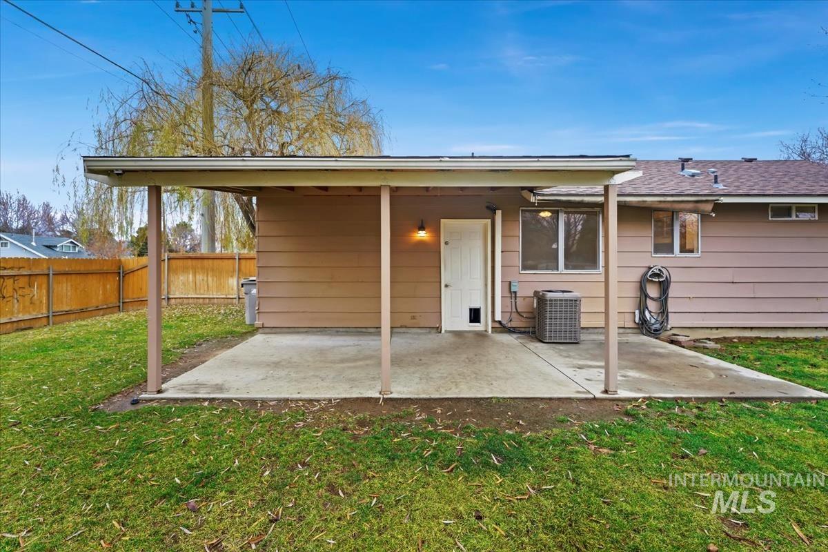 3199 N Cribbens Ave, Boise, Idaho 83713, 2 Bedrooms, 1 Bathroom, Residential For Sale, Price $290,000,MLS 98969435