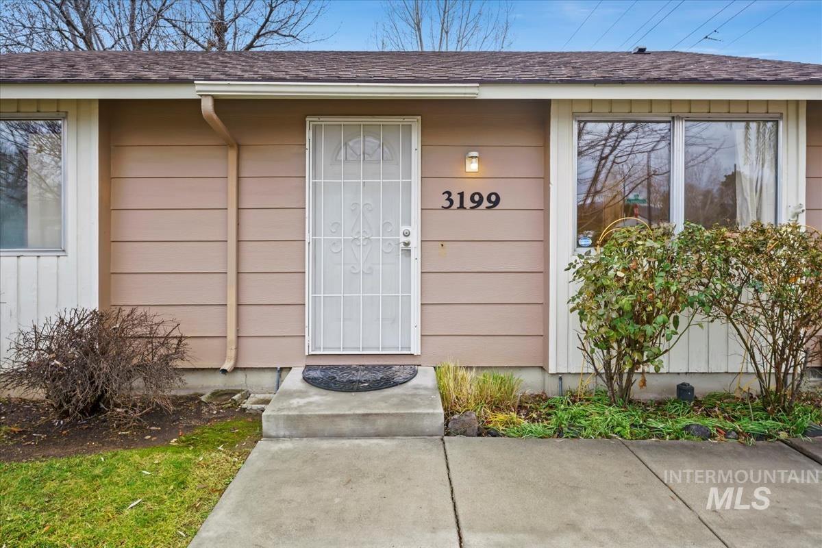3199 N Cribbens Ave, Boise, Idaho 83713, 2 Bedrooms, 1 Bathroom, Residential For Sale, Price $290,000,MLS 98969435