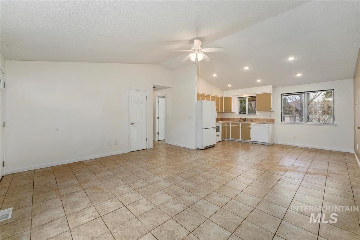 3199 N Cribbens Ave, Boise, Idaho 83713, 2 Bedrooms, 1 Bathroom, Residential For Sale, Price $290,000,MLS 98969435