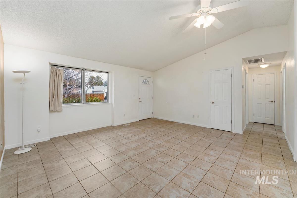 3199 N Cribbens Ave, Boise, Idaho 83713, 2 Bedrooms, 1 Bathroom, Residential For Sale, Price $290,000,MLS 98969435