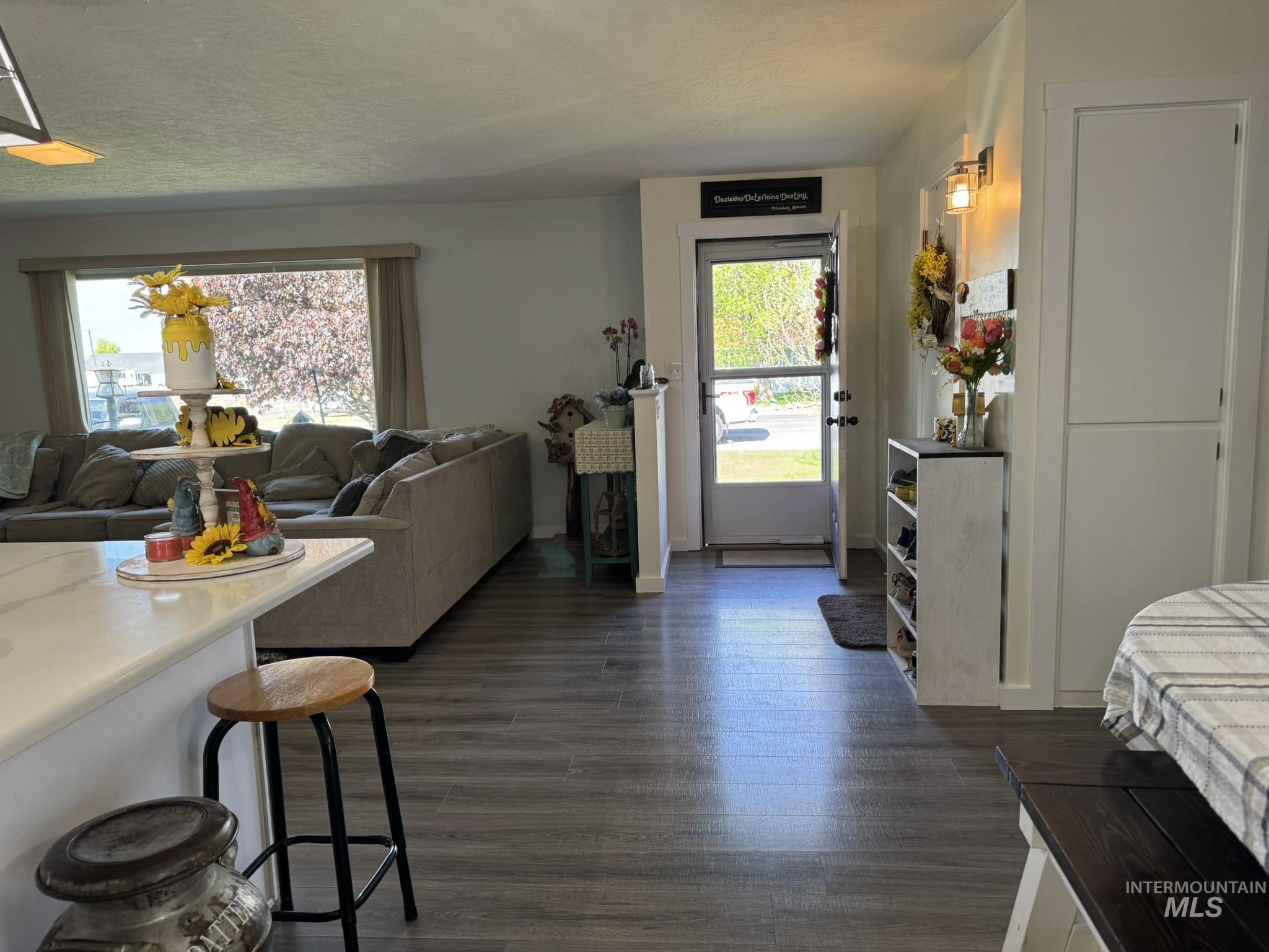 1410 California Street, Gooding, Idaho 83330, 5 Bedrooms, 3 Bathrooms, Residential For Sale, Price $375,000,MLS 98969436