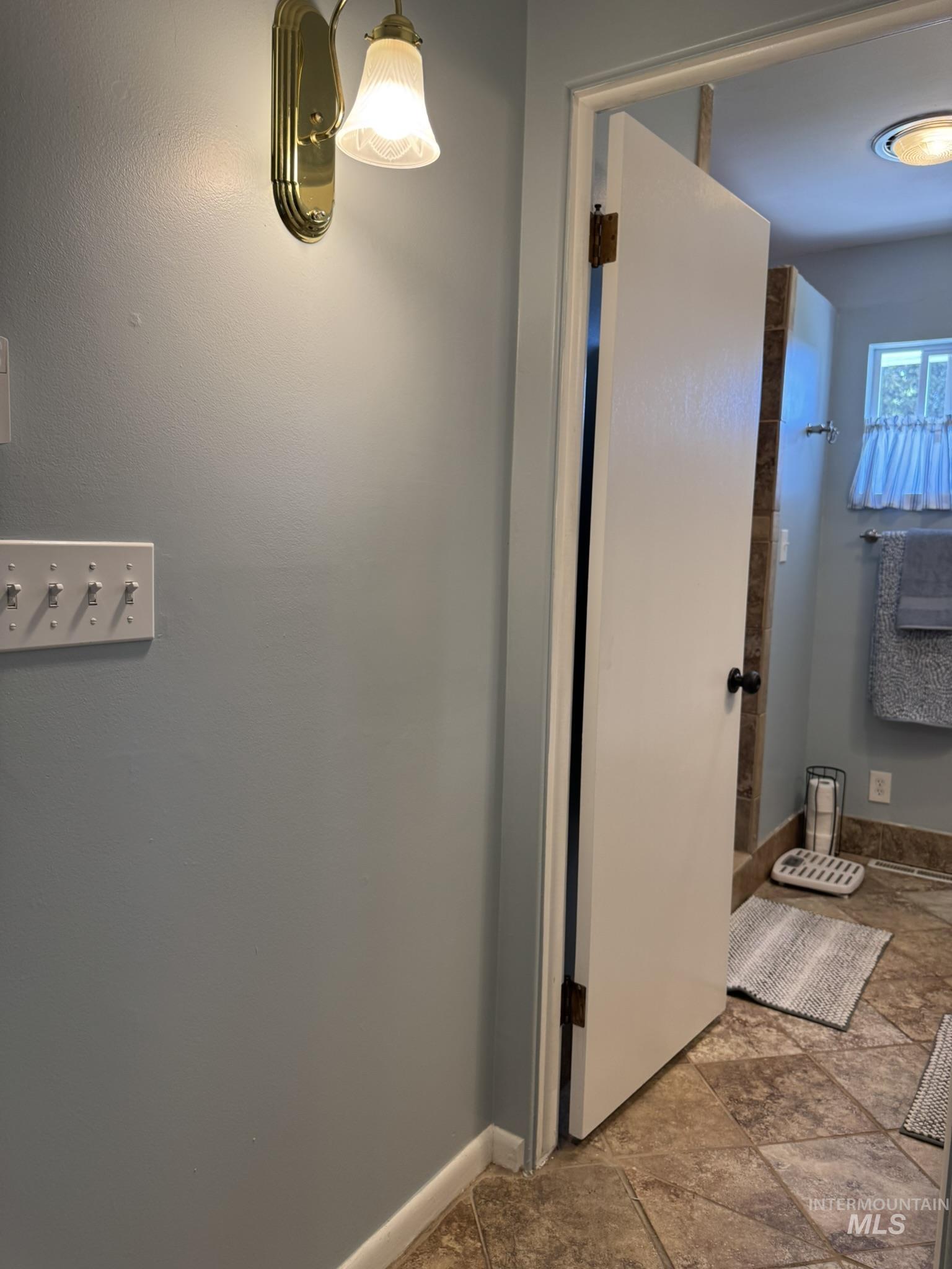 1410 California Street, Gooding, Idaho 83330, 5 Bedrooms, 3 Bathrooms, Residential For Sale, Price $375,000,MLS 98969436