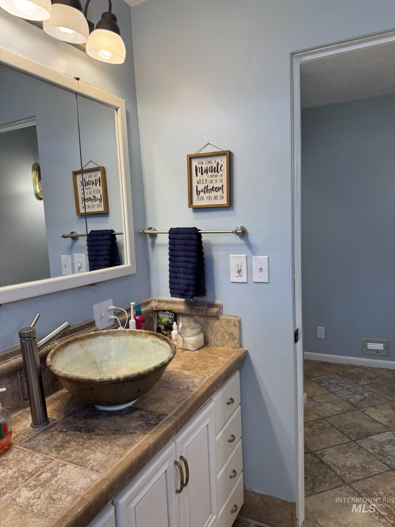 1410 California Street, Gooding, Idaho 83330, 5 Bedrooms, 3 Bathrooms, Residential For Sale, Price $375,000,MLS 98969436