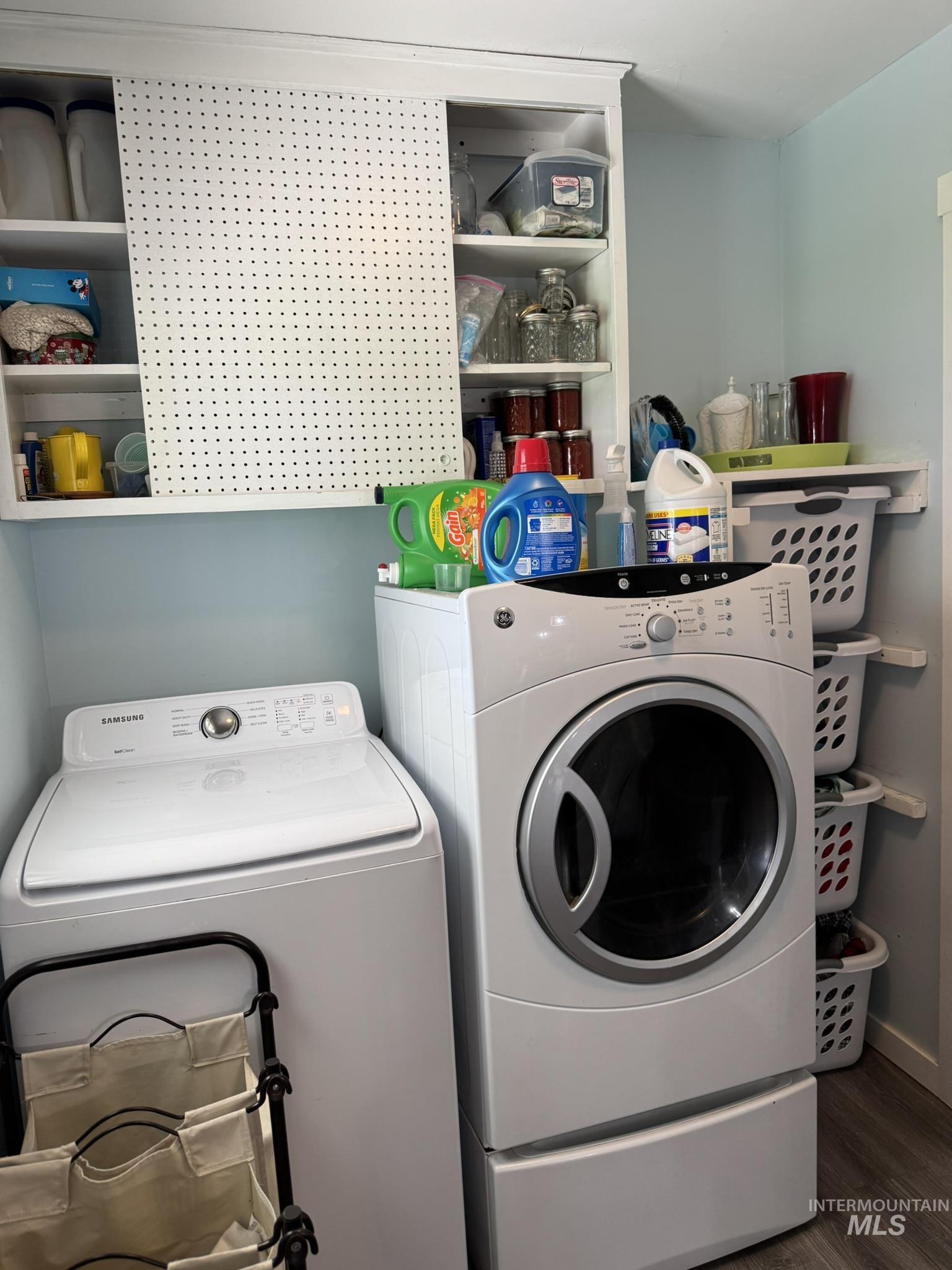 1410 California Street, Gooding, Idaho 83330, 5 Bedrooms, 3 Bathrooms, Residential For Sale, Price $375,000,MLS 98969436