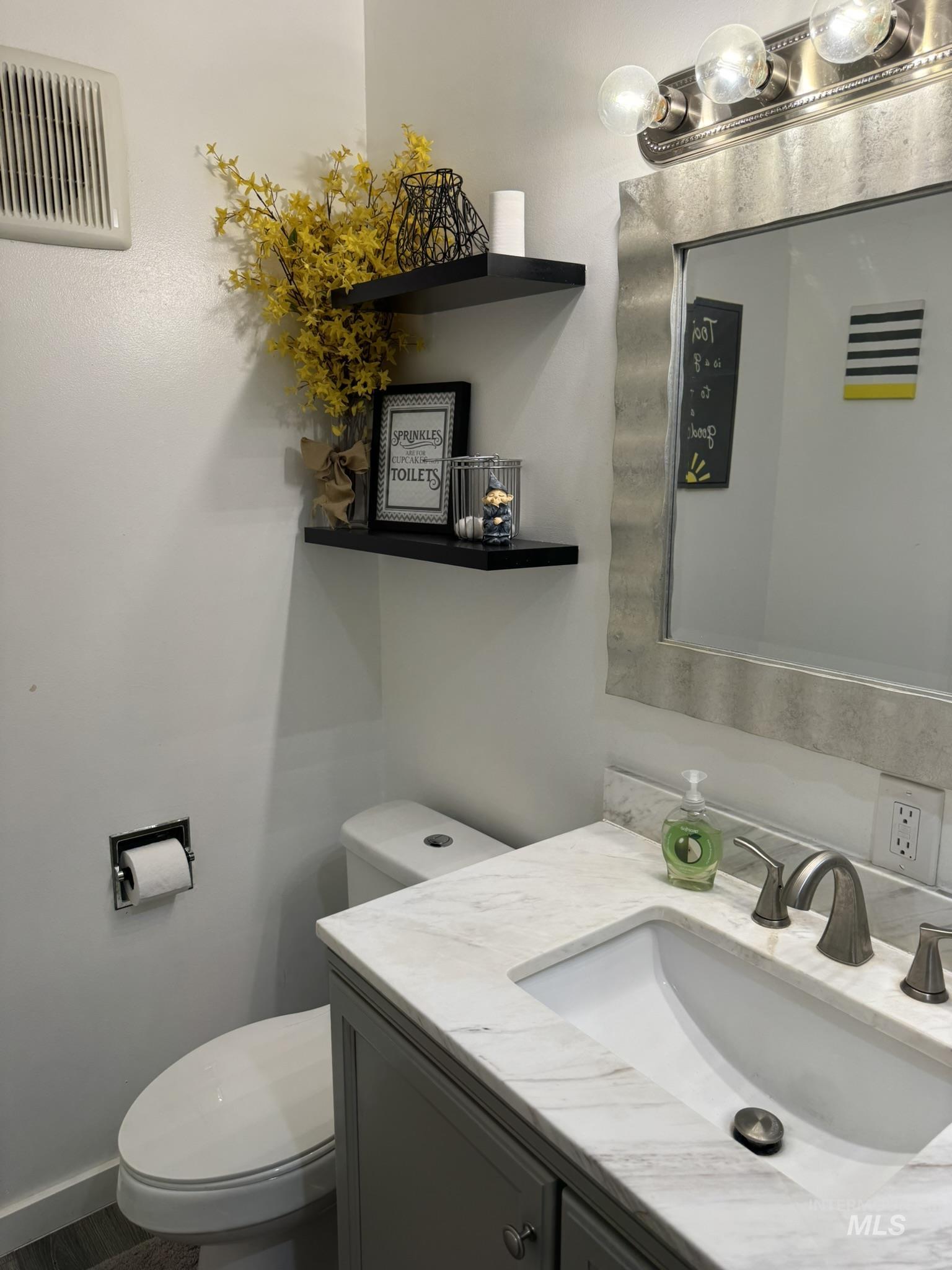 1410 California Street, Gooding, Idaho 83330, 5 Bedrooms, 3 Bathrooms, Residential For Sale, Price $375,000,MLS 98969436