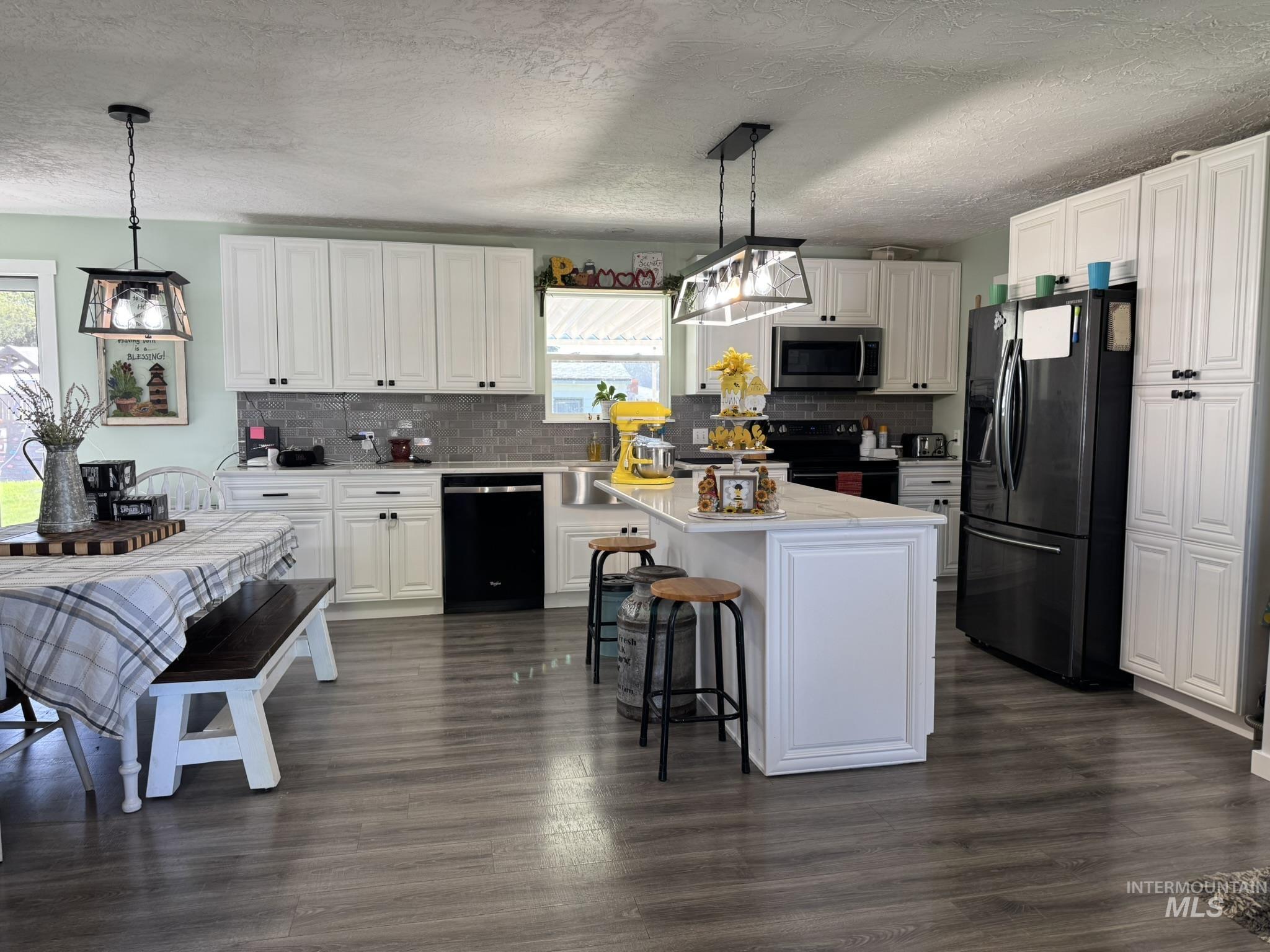 1410 California Street, Gooding, Idaho 83330, 5 Bedrooms, 3 Bathrooms, Residential For Sale, Price $375,000,MLS 98969436