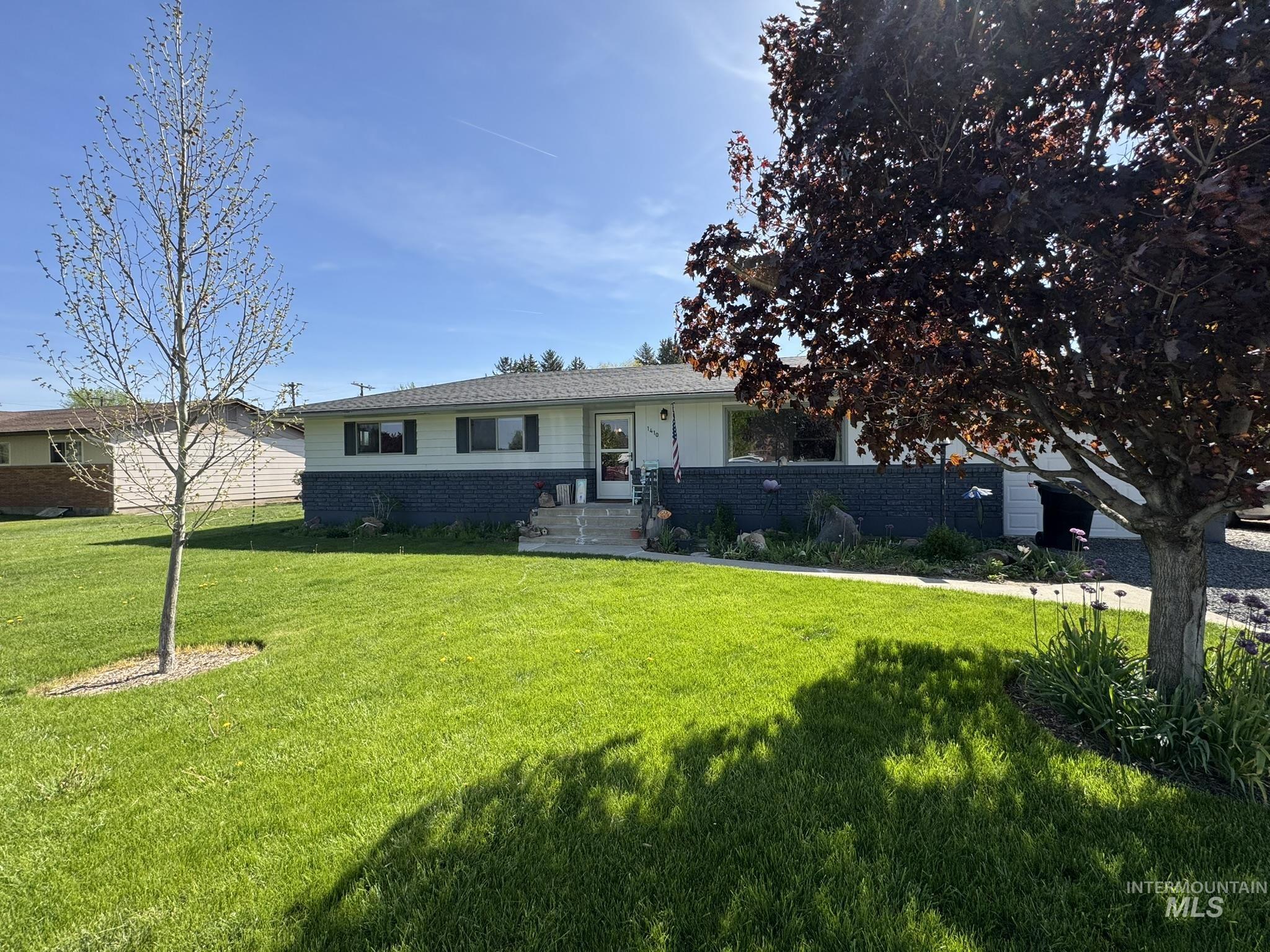 1410 California Street, Gooding, Idaho 83330, 5 Bedrooms, 3 Bathrooms, Residential For Sale, Price $375,000,MLS 98969436