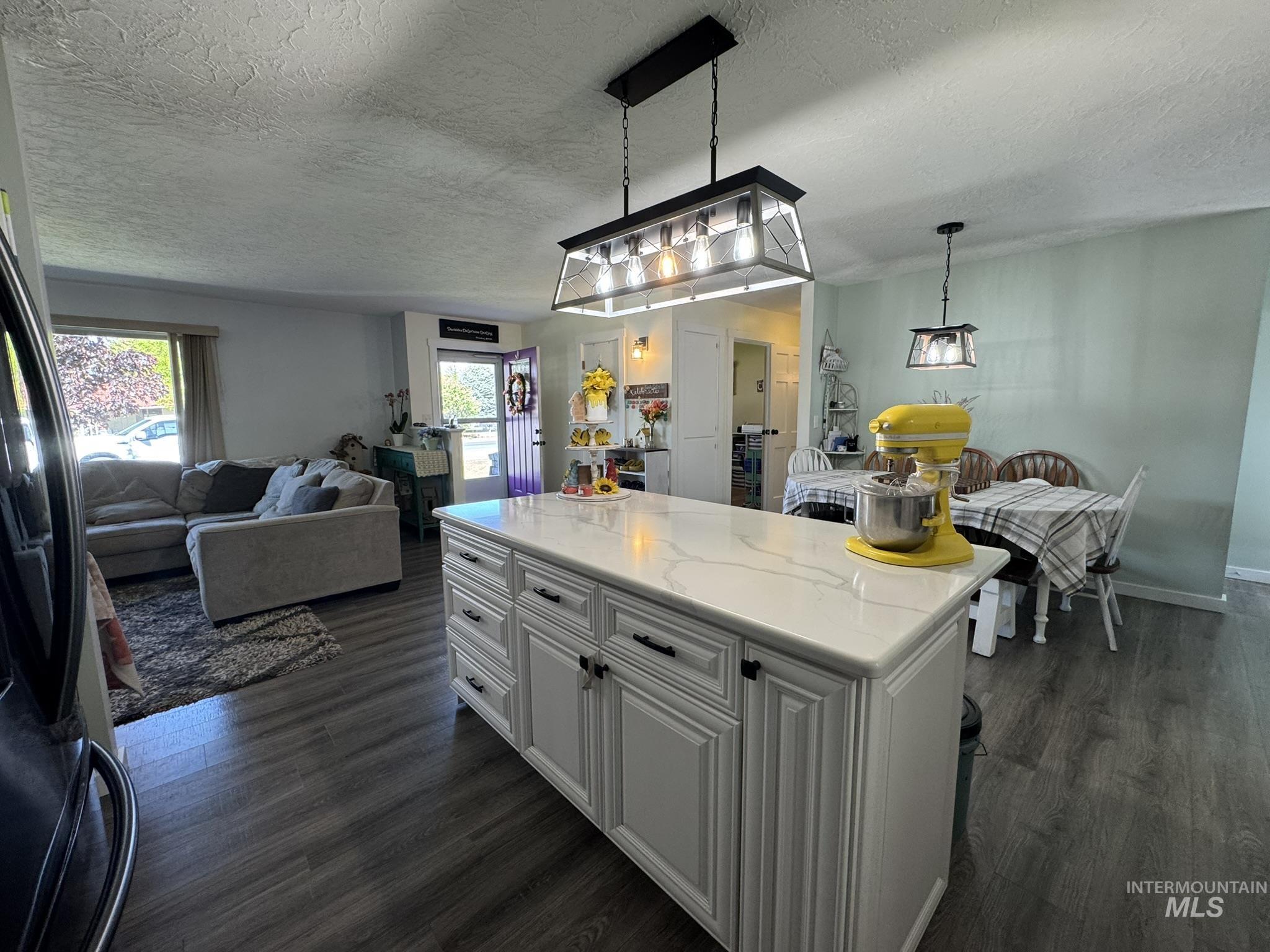 1410 California Street, Gooding, Idaho 83330, 5 Bedrooms, 3 Bathrooms, Residential For Sale, Price $375,000,MLS 98969436