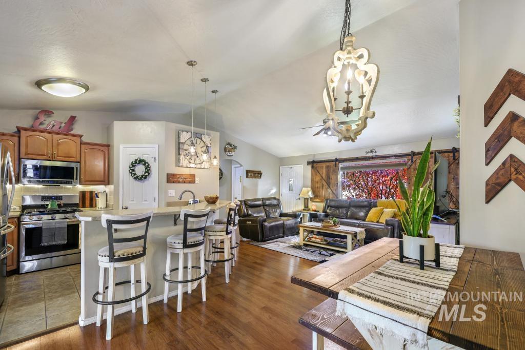 1602 Sommer Street, Twin Falls, Idaho 83301, 3 Bedrooms, 2 Bathrooms, Residential For Sale, Price $350,000,MLS 98969438