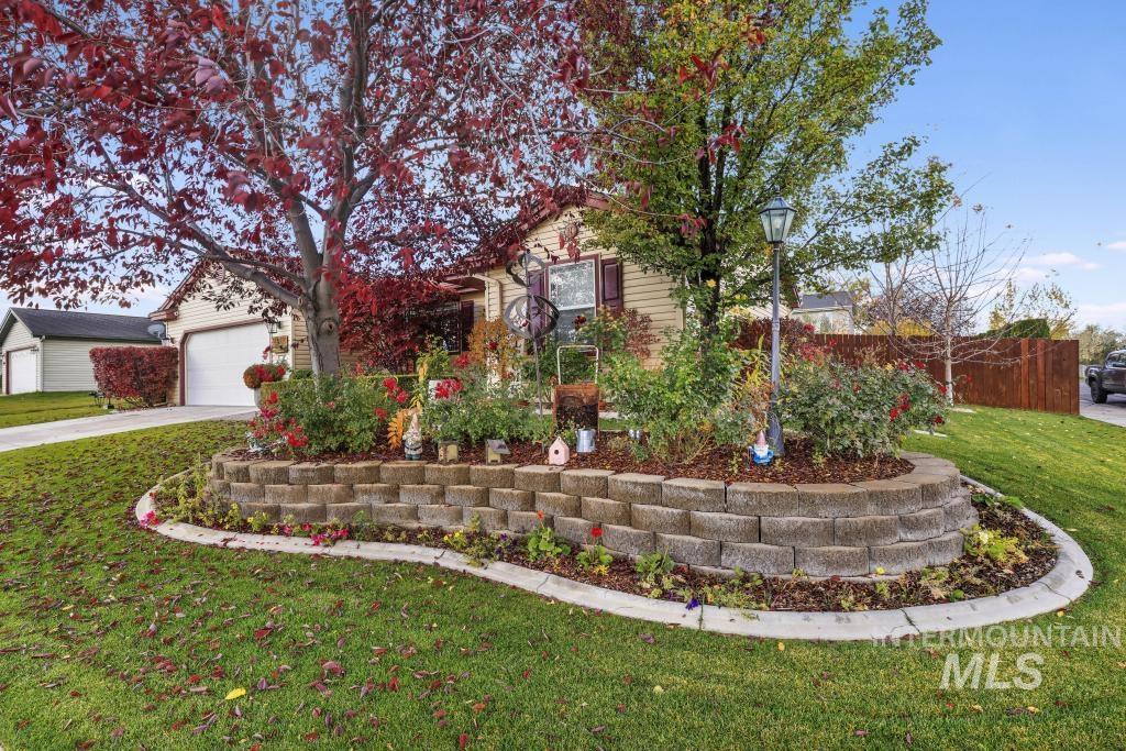 1602 Sommer Street, Twin Falls, Idaho 83301, 3 Bedrooms, 2 Bathrooms, Residential For Sale, Price $350,000,MLS 98969438