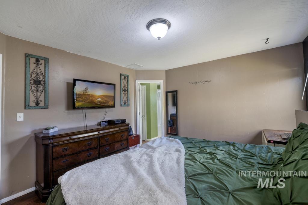 1602 Sommer Street, Twin Falls, Idaho 83301, 3 Bedrooms, 2 Bathrooms, Residential For Sale, Price $350,000,MLS 98969438