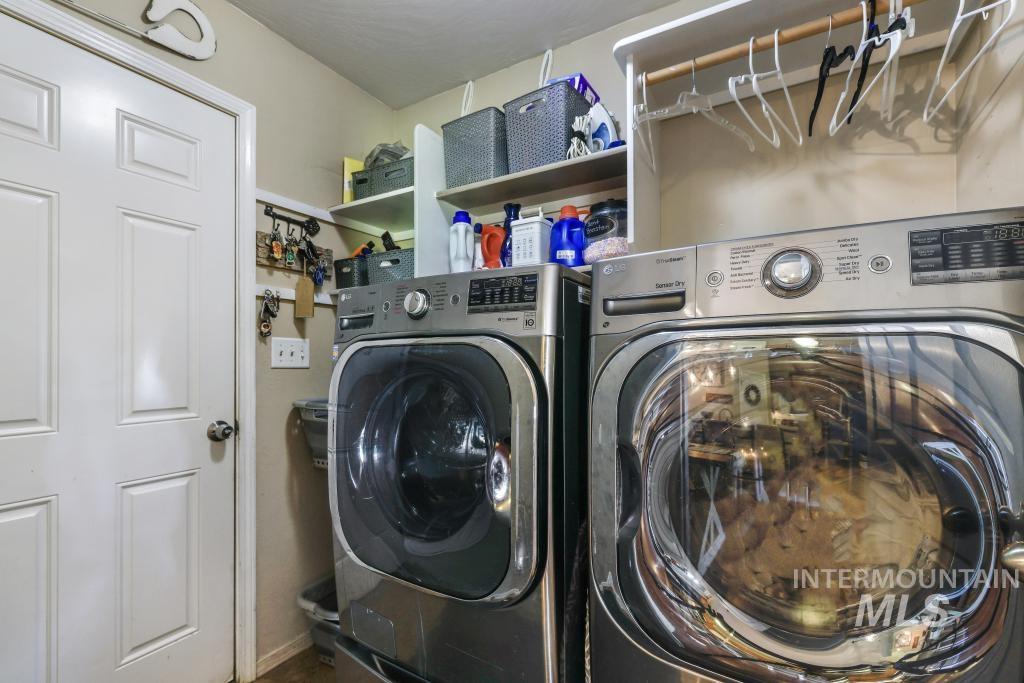 1602 Sommer Street, Twin Falls, Idaho 83301, 3 Bedrooms, 2 Bathrooms, Residential For Sale, Price $350,000,MLS 98969438