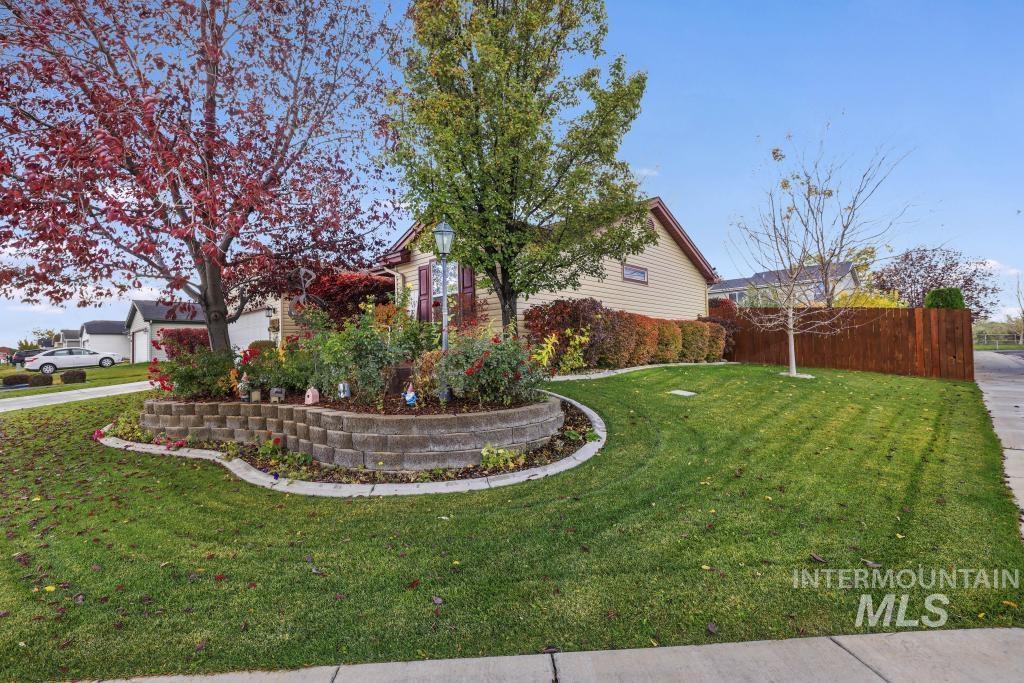 1602 Sommer Street, Twin Falls, Idaho 83301, 3 Bedrooms, 2 Bathrooms, Residential For Sale, Price $350,000,MLS 98969438