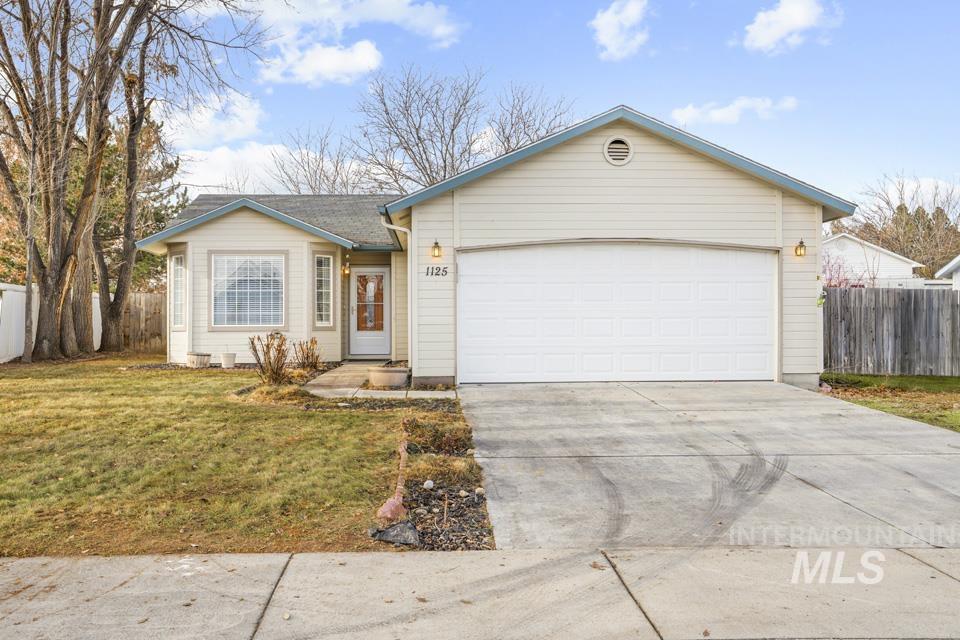 1125 S bonneville dr, Nampa, Idaho 83686, 3 Bedrooms, 2 Bathrooms, Residential For Sale, Price $335,000,MLS 98969442
