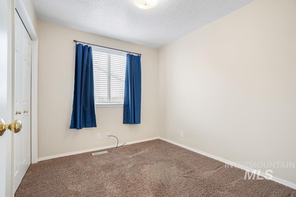 1125 S bonneville dr, Nampa, Idaho 83686, 3 Bedrooms, 2 Bathrooms, Residential For Sale, Price $335,000,MLS 98969442