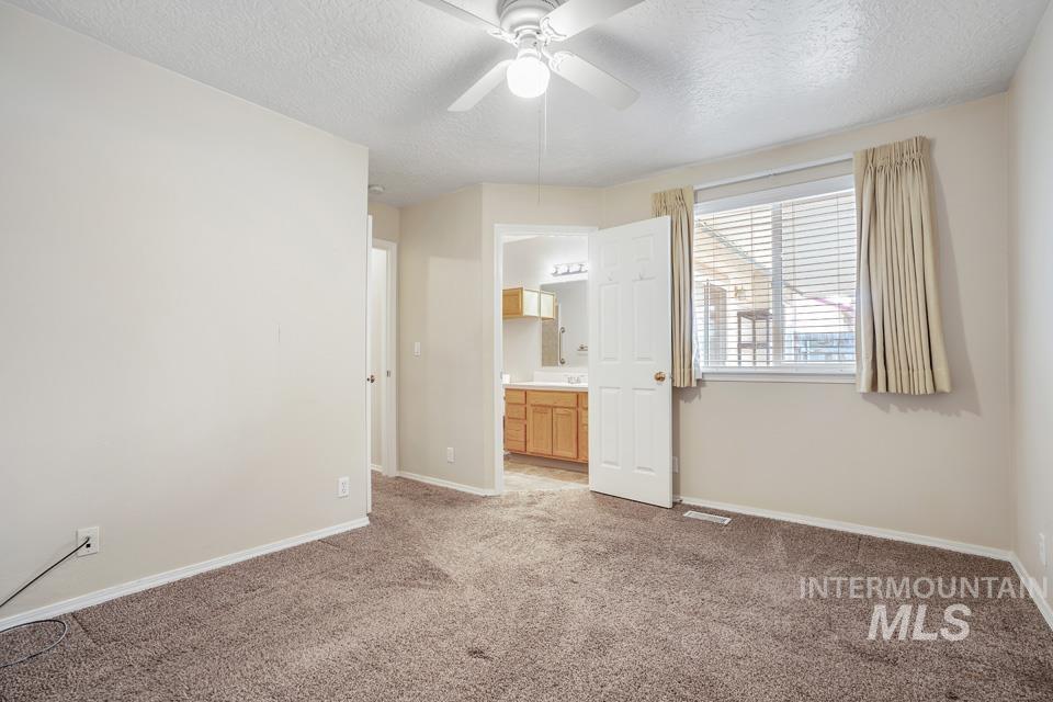 1125 S bonneville dr, Nampa, Idaho 83686, 3 Bedrooms, 2 Bathrooms, Residential For Sale, Price $335,000,MLS 98969442