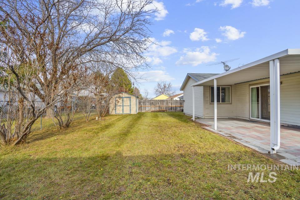 1125 S bonneville dr, Nampa, Idaho 83686, 3 Bedrooms, 2 Bathrooms, Residential For Sale, Price $335,000,MLS 98969442