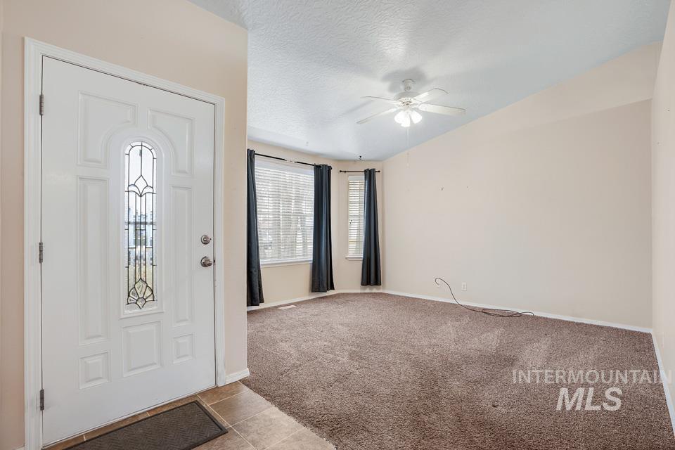 1125 S bonneville dr, Nampa, Idaho 83686, 3 Bedrooms, 2 Bathrooms, Residential For Sale, Price $335,000,MLS 98969442