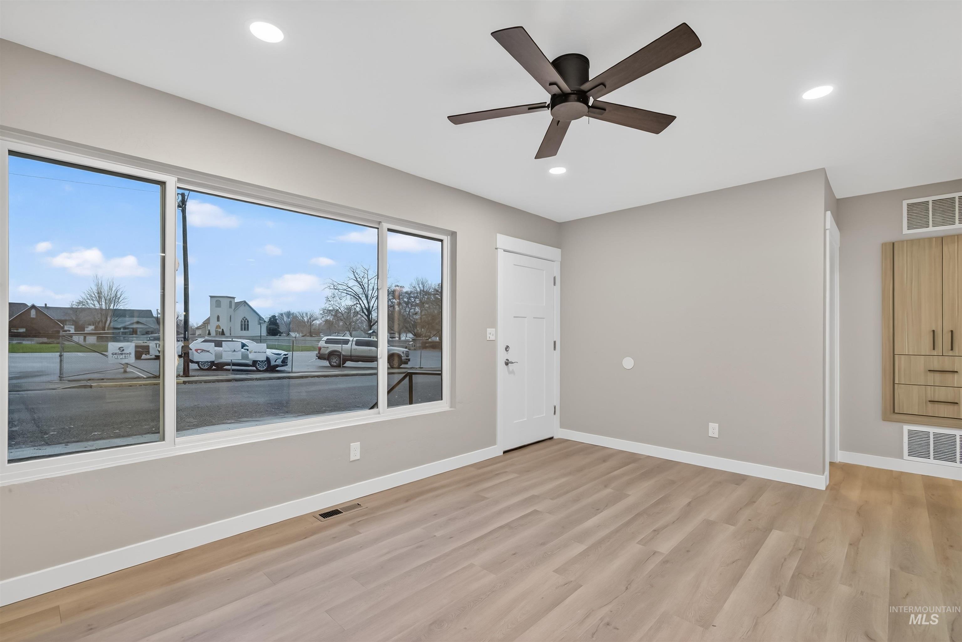 929 10th Street, Clarkston, Washington 99403, 3 Bedrooms, 2 Bathrooms, Residential For Sale, Price $359,000,MLS 98969443