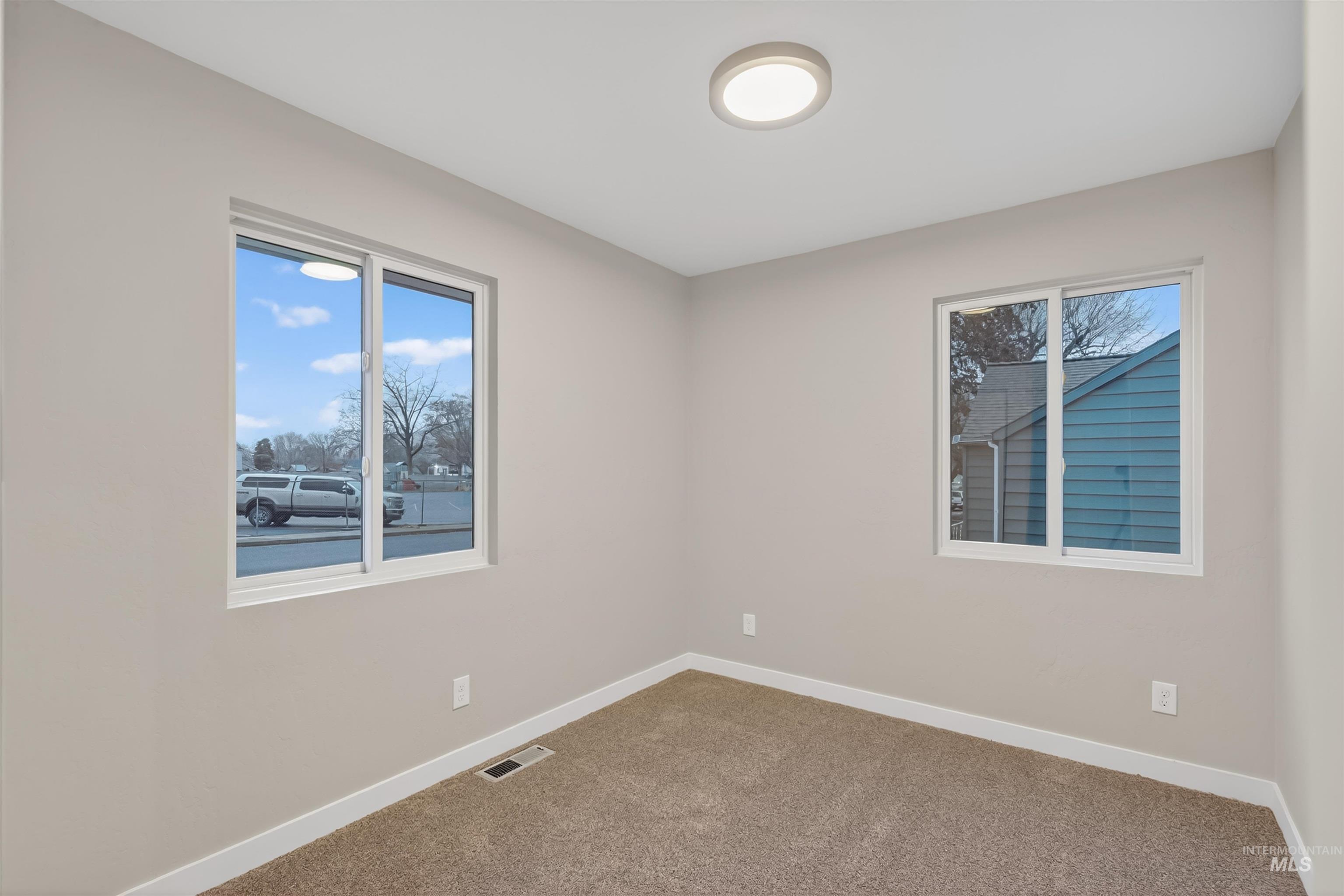 929 10th Street, Clarkston, Washington 99403, 3 Bedrooms, 2 Bathrooms, Residential For Sale, Price $359,000,MLS 98969443