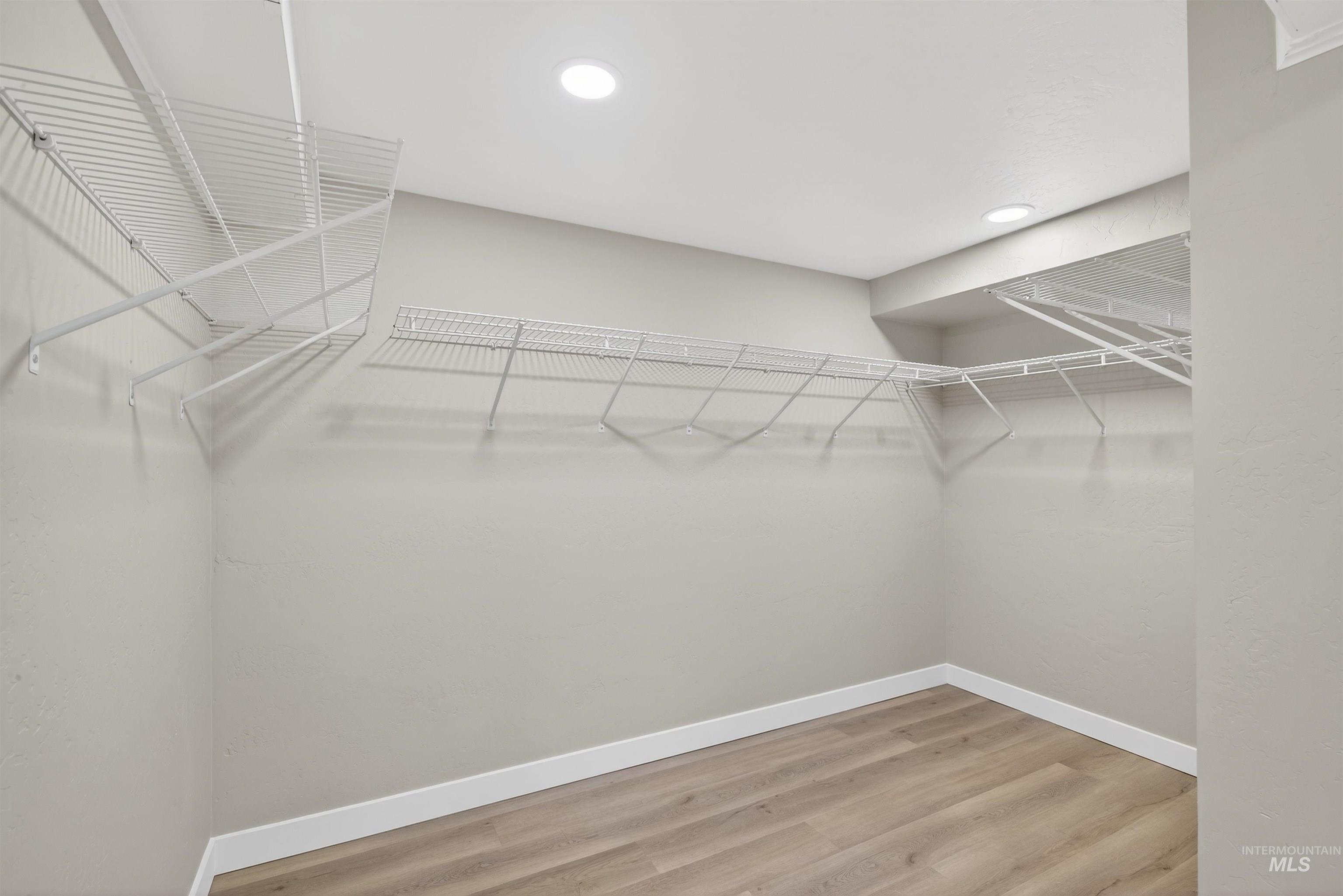 929 10th Street, Clarkston, Washington 99403, 3 Bedrooms, 2 Bathrooms, Residential For Sale, Price $359,000,MLS 98969443