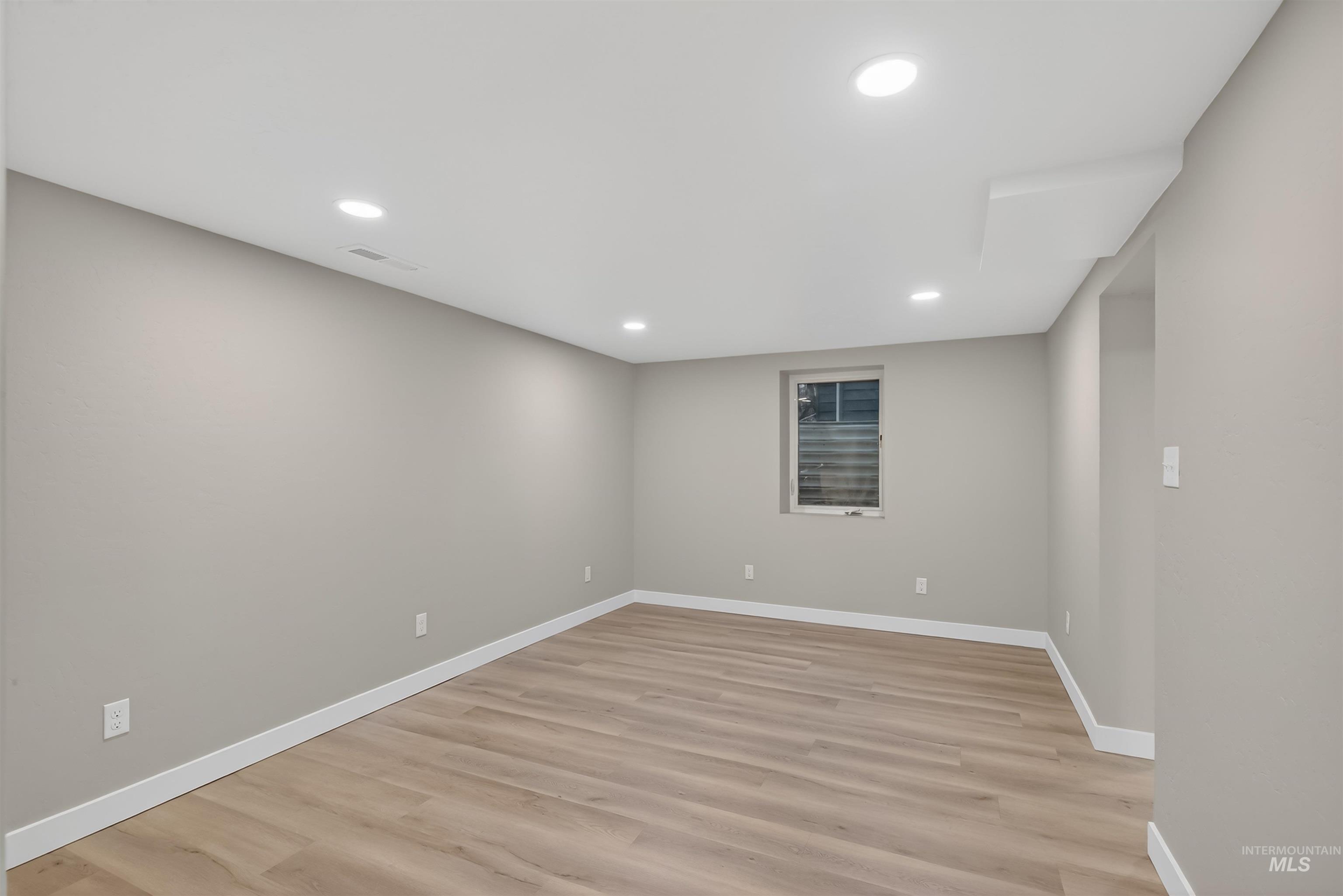 929 10th Street, Clarkston, Washington 99403, 3 Bedrooms, 2 Bathrooms, Residential For Sale, Price $359,000,MLS 98969443