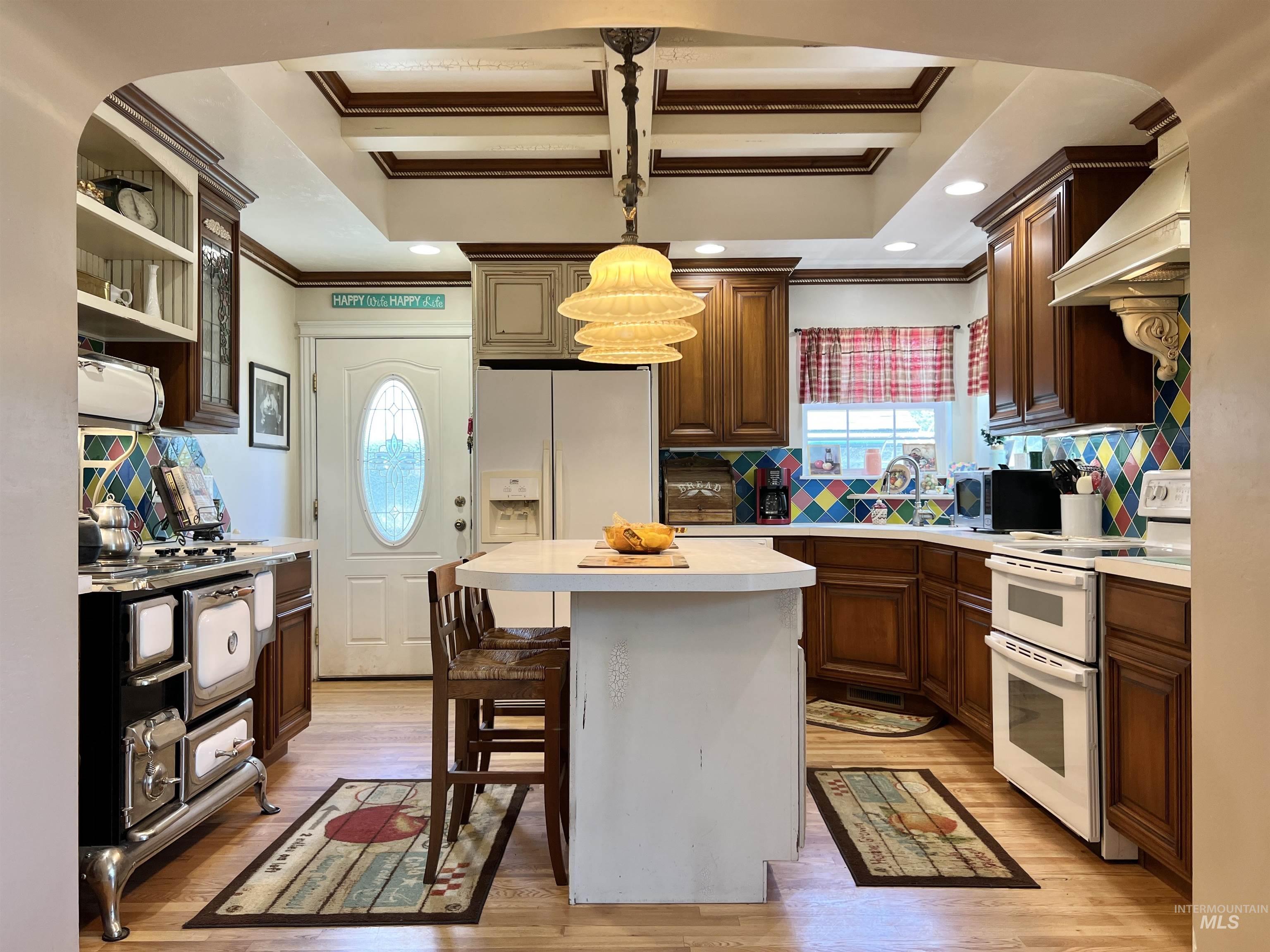 710 Locust St, Twin Falls, Idaho 83301-6949, 4 Bedrooms, 2 Bathrooms, Residential For Sale, Price $379,900,MLS 98969449