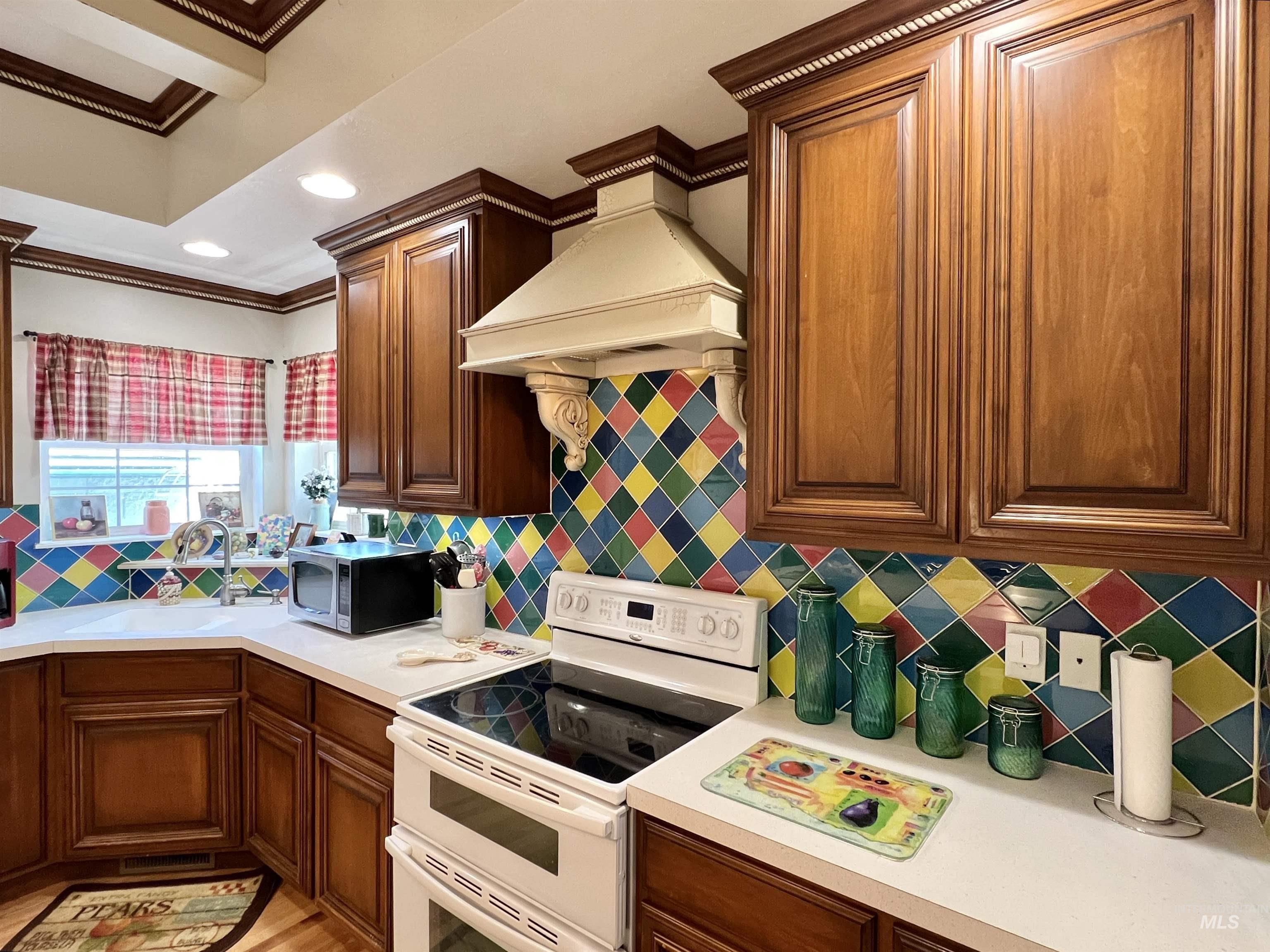 710 Locust St, Twin Falls, Idaho 83301-6949, 4 Bedrooms, 2 Bathrooms, Residential For Sale, Price $379,900,MLS 98969449