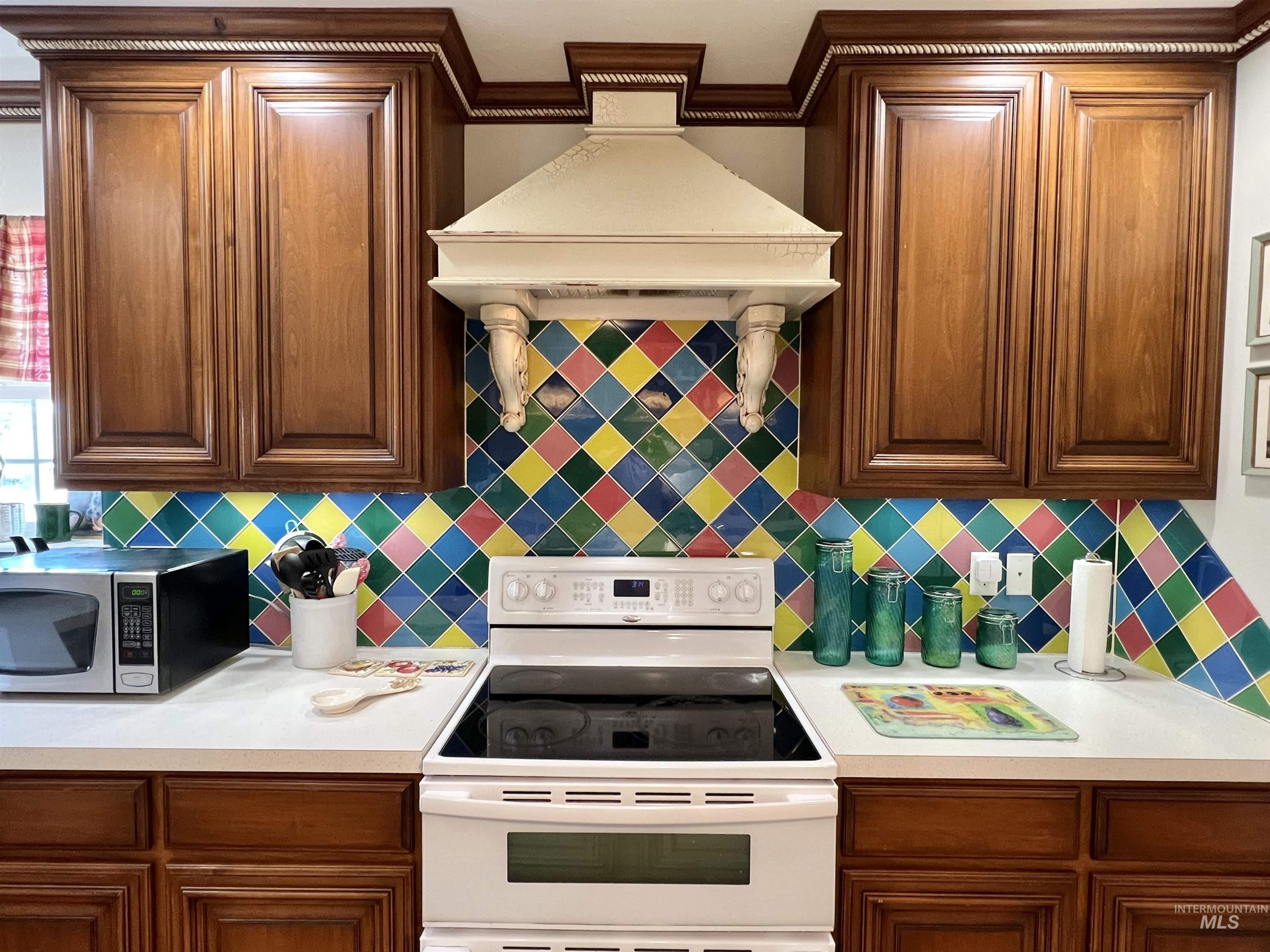 710 Locust St, Twin Falls, Idaho 83301-6949, 4 Bedrooms, 2 Bathrooms, Residential For Sale, Price $379,900,MLS 98969449