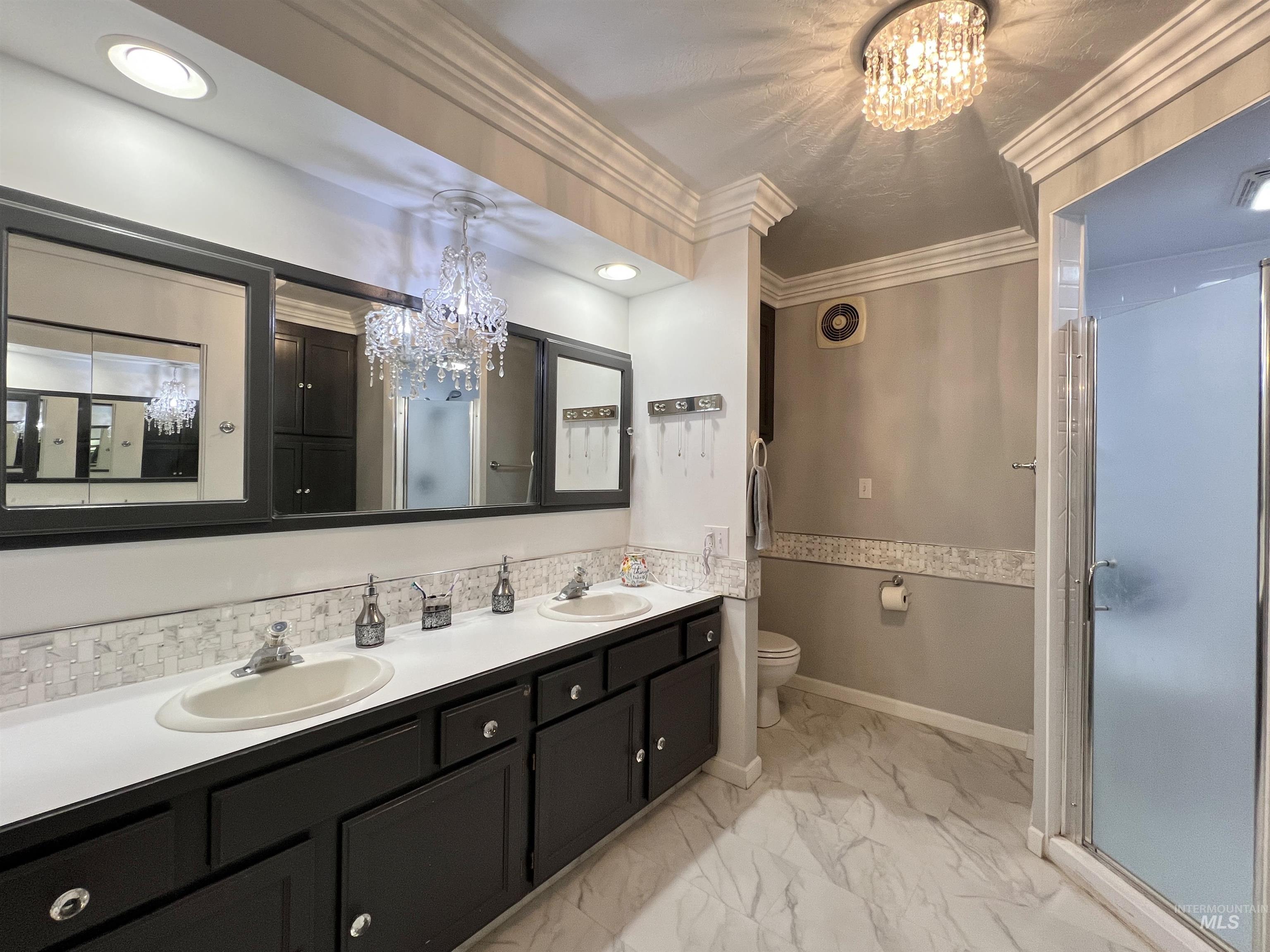 710 Locust St, Twin Falls, Idaho 83301-6949, 4 Bedrooms, 2 Bathrooms, Residential For Sale, Price $379,900,MLS 98969449