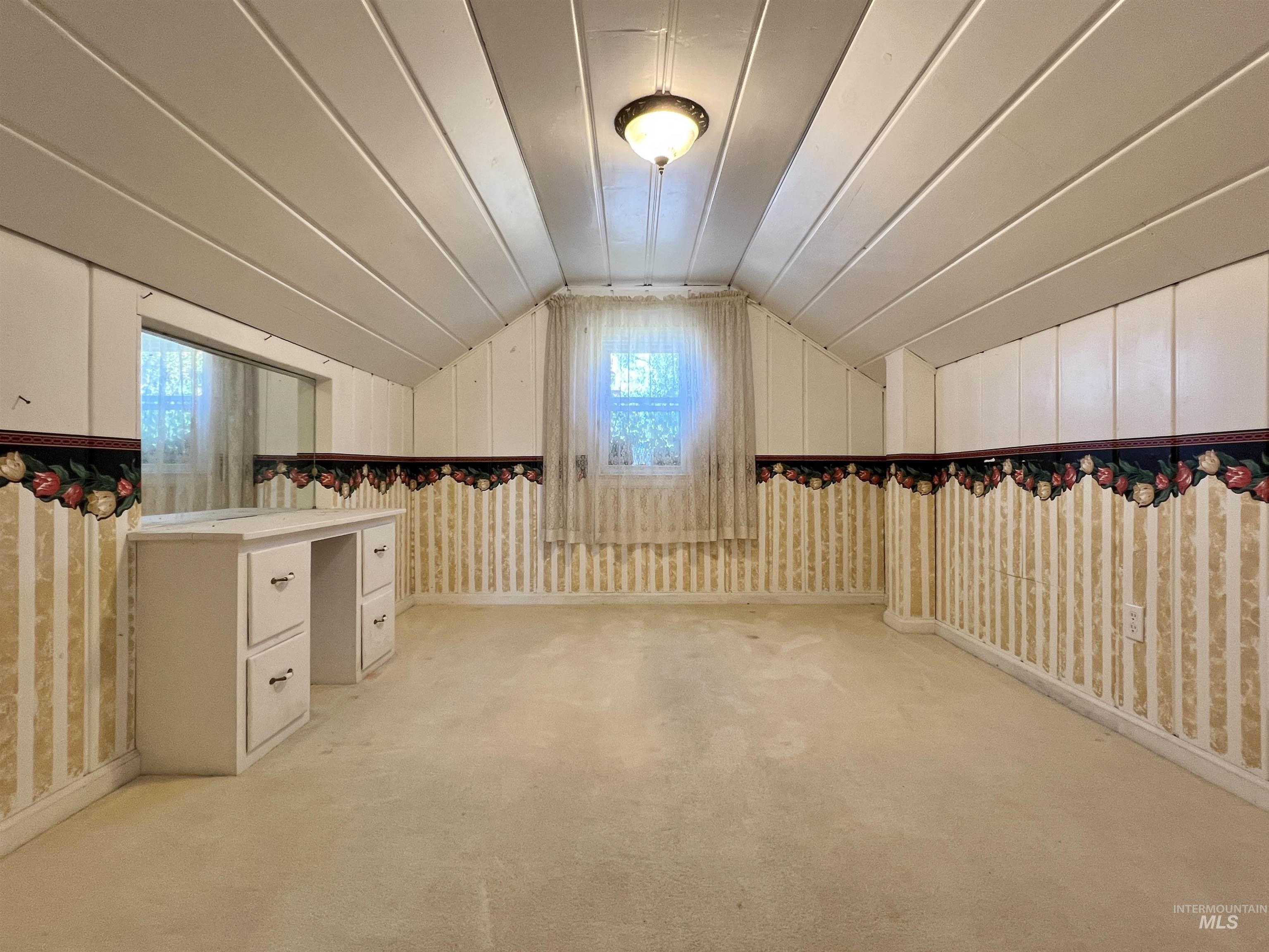 710 Locust St, Twin Falls, Idaho 83301-6949, 4 Bedrooms, 2 Bathrooms, Residential For Sale, Price $379,900,MLS 98969449